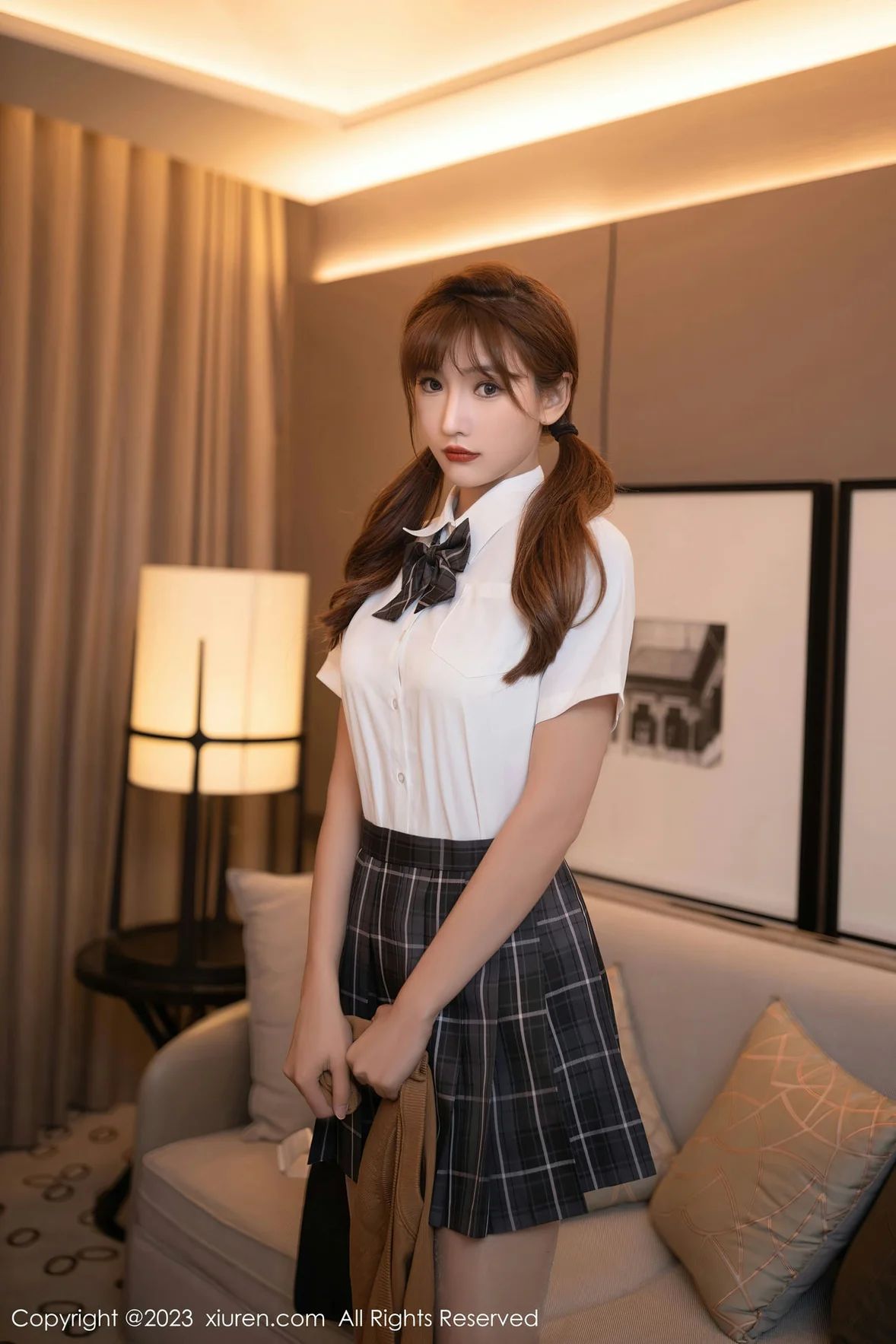 XiuRen 秀人 No.7038 陆萱萱 性感学生装扮泰国旅拍 [81P]
