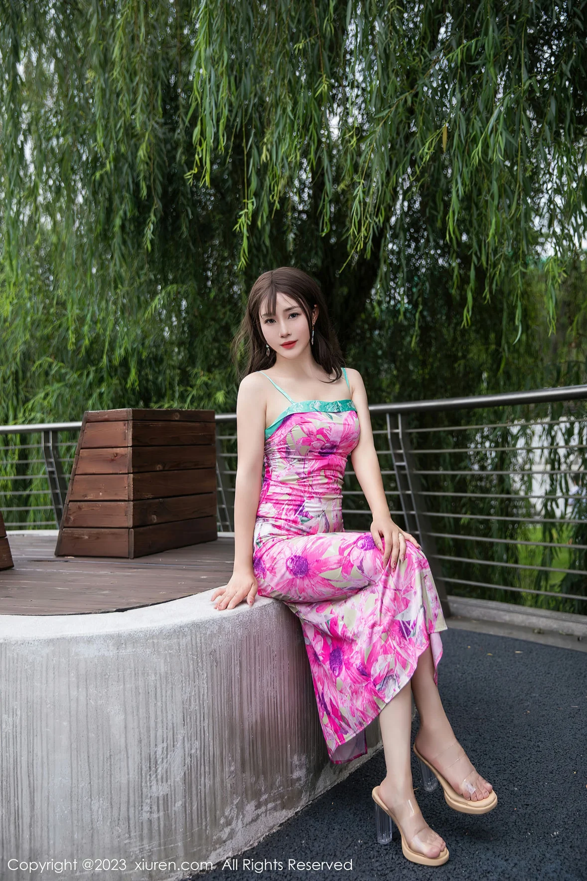 XiuRen 秀人 No.7065 严利娅Yuliya 网红情人裙性感写真 [76P]