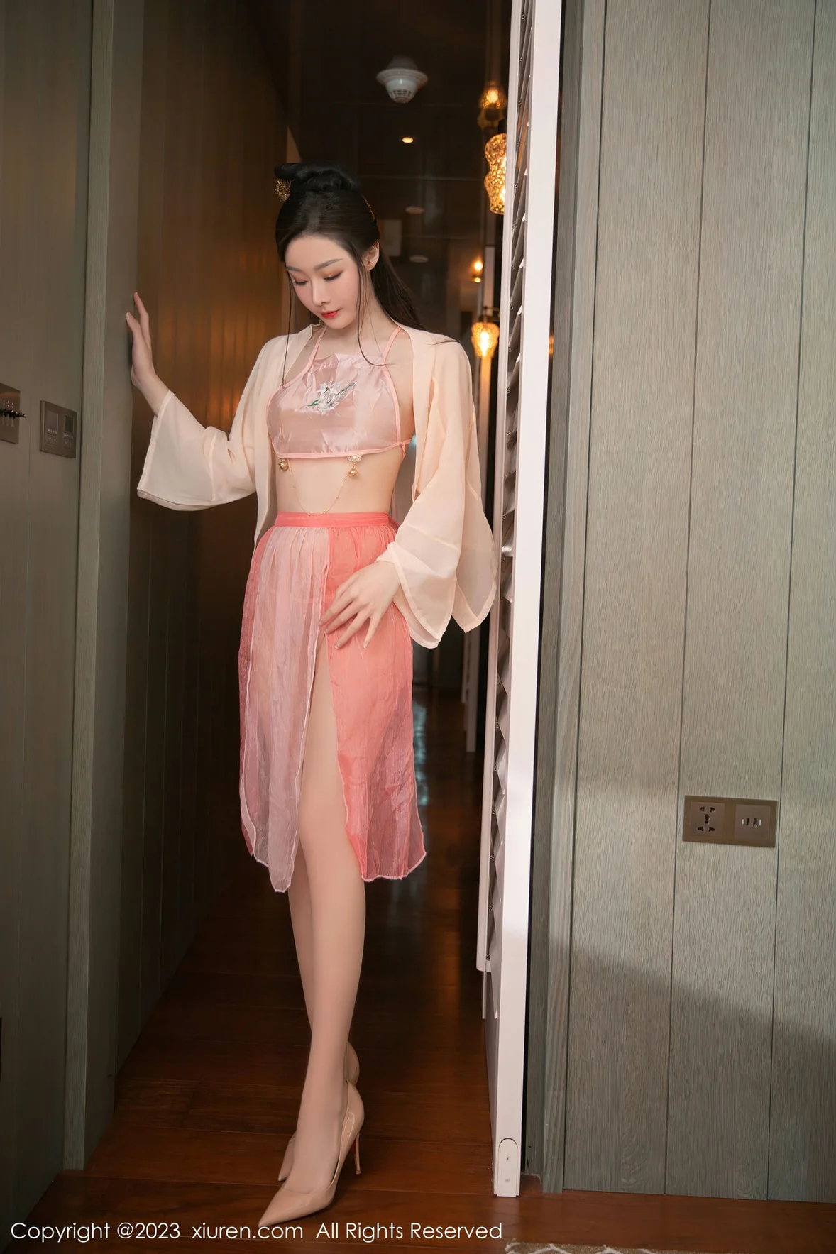 XiuRen 秀人 No.7075 是小逗逗 粉色古装性感写真 [80P]