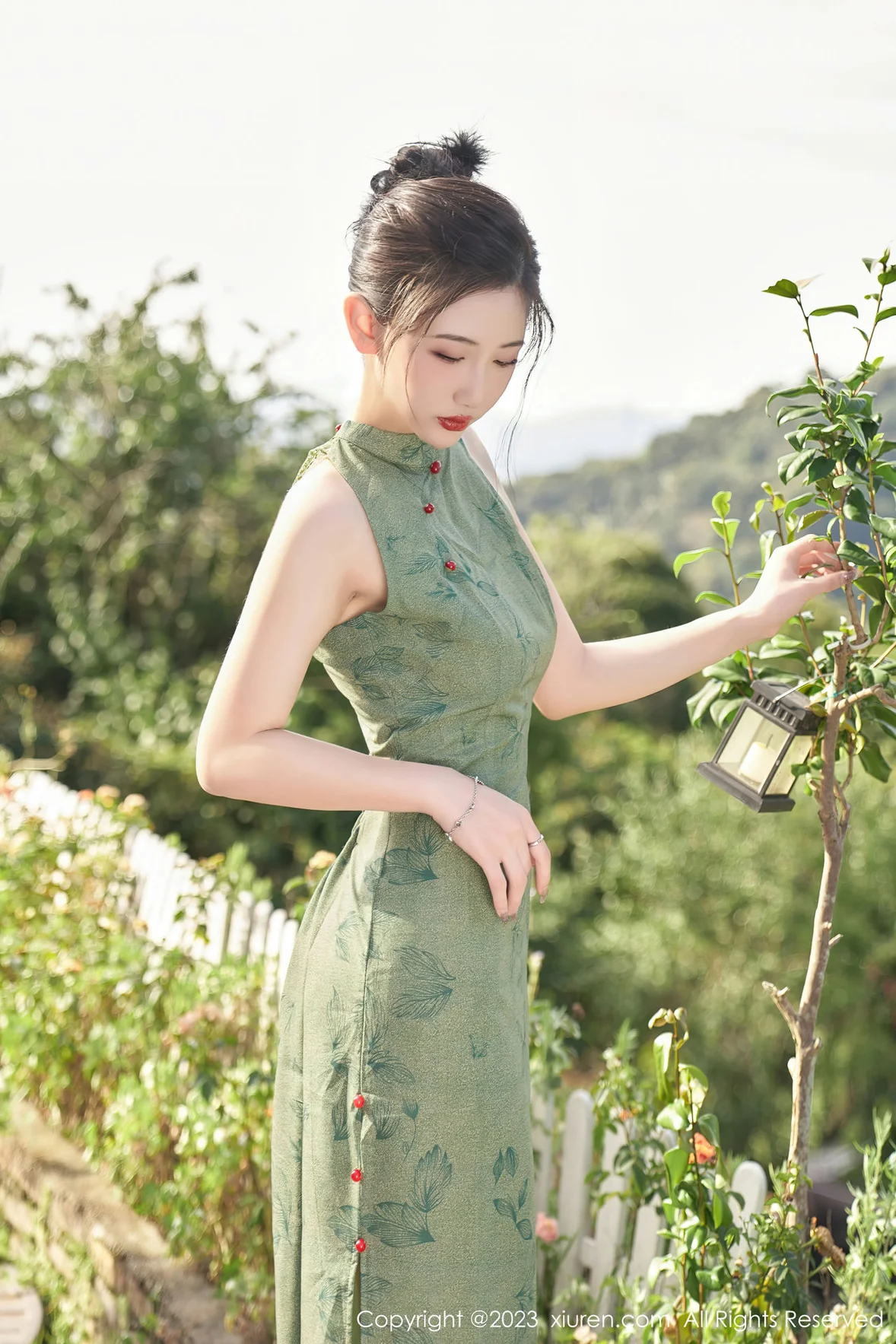 XiuRen 秀人 No.7181 沈青黛 翠绿色旗袍性感写真 [99P]