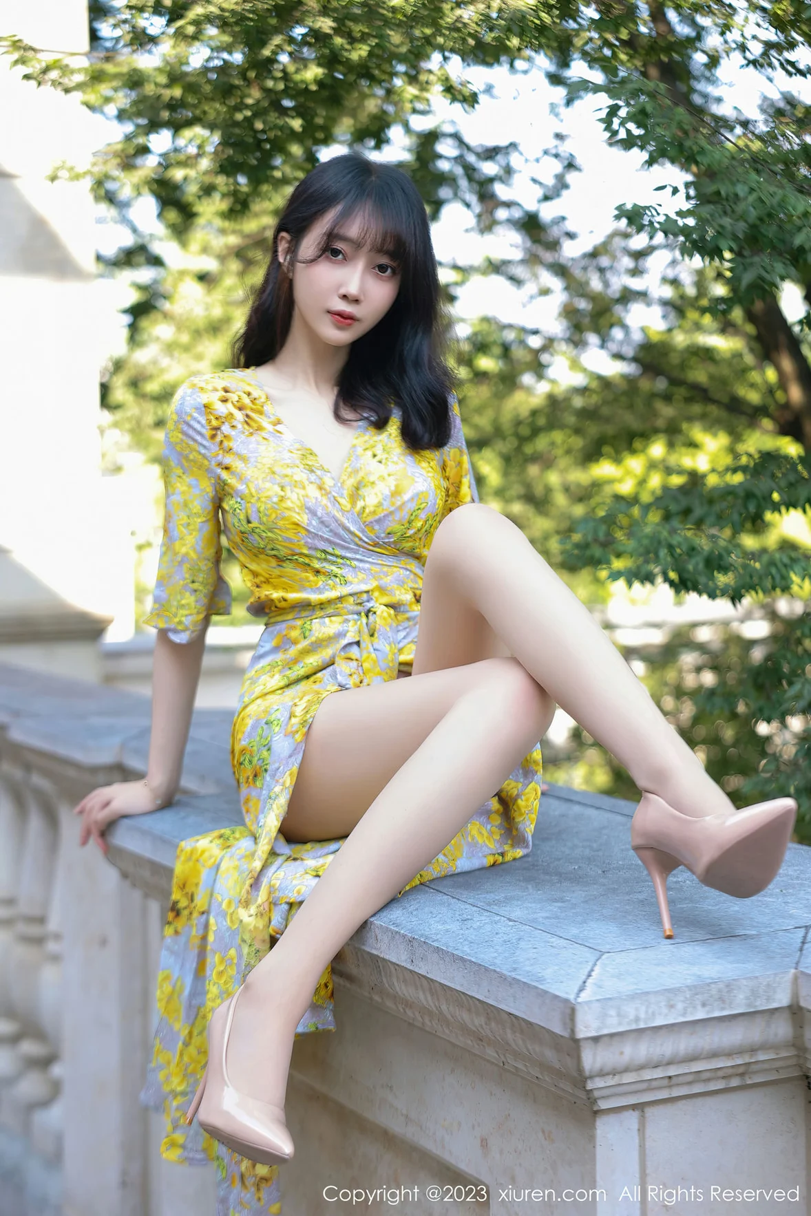 XiuRen 秀人 No.7186 玥儿玥er 花纹长裙杭州旅拍 [72P]