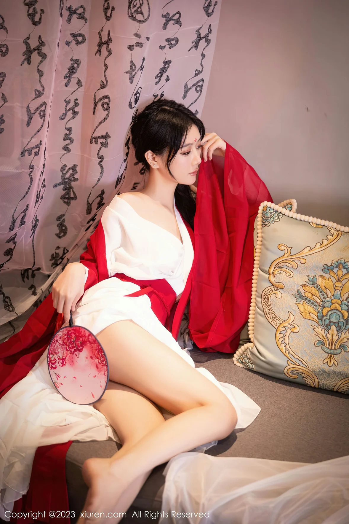 XiuRen 秀人 No.7192 幼幼 红色古装性感写真 [93P]