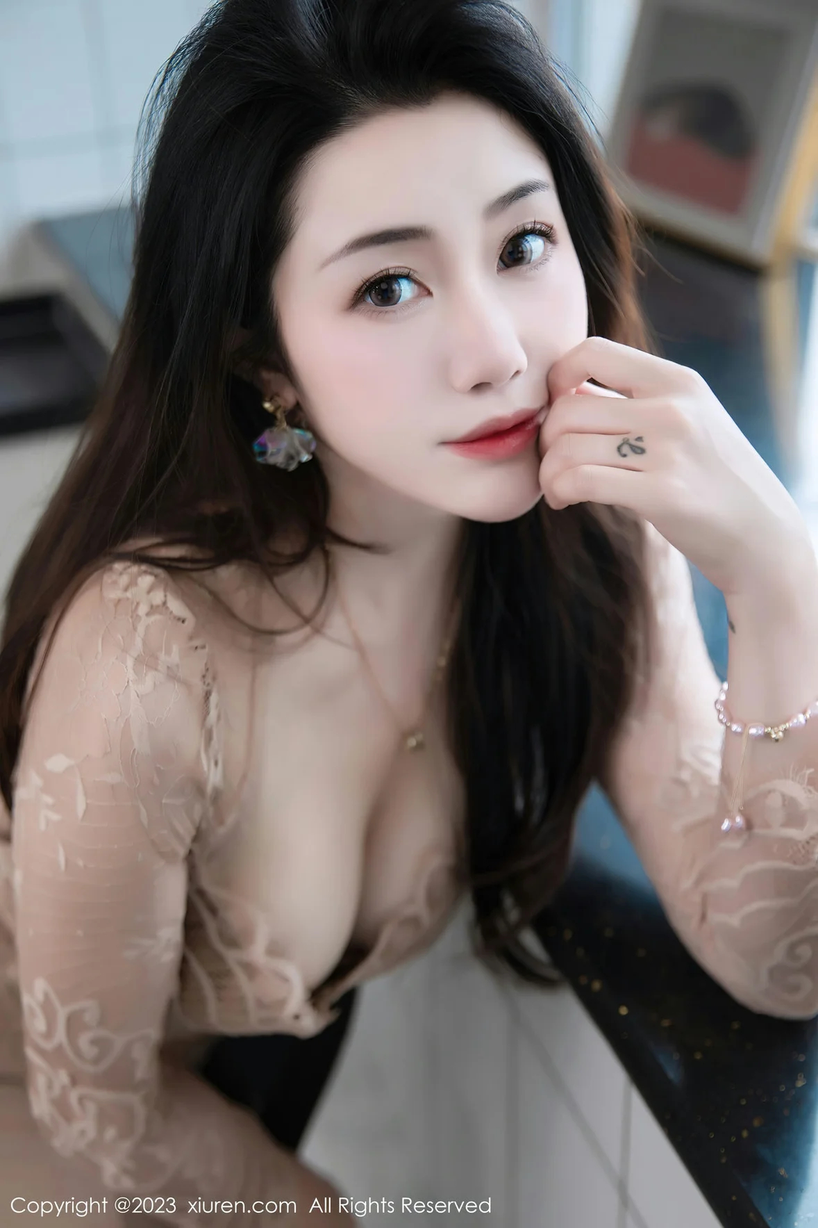 XiuRen 秀人 No.7216 严利娅Yuliya 杏色连衣长裙性感写真 [90P]