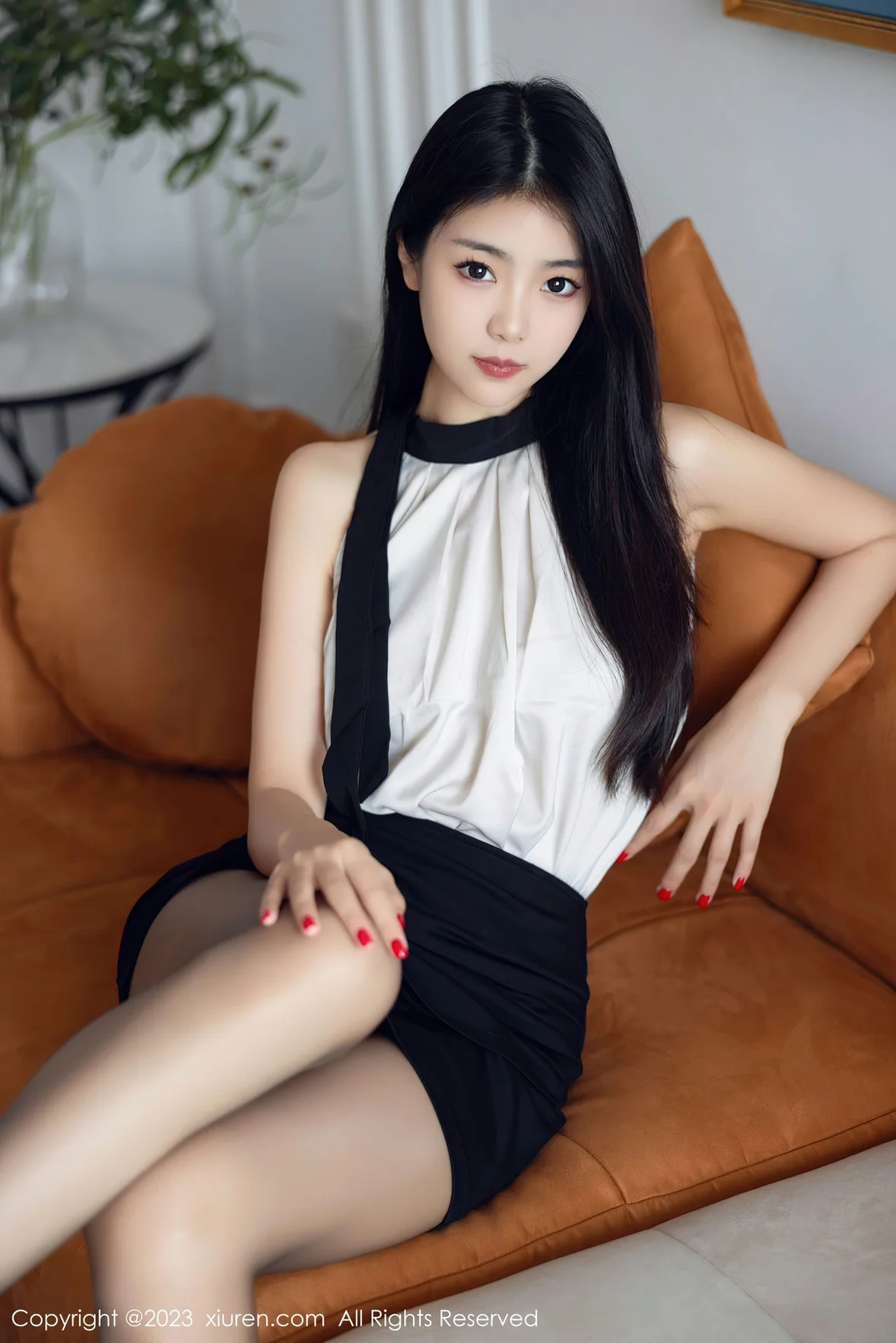 XiuRen 秀人 No.7342 可樂Vicky 拼色连衣短裙性感写真 [82P]