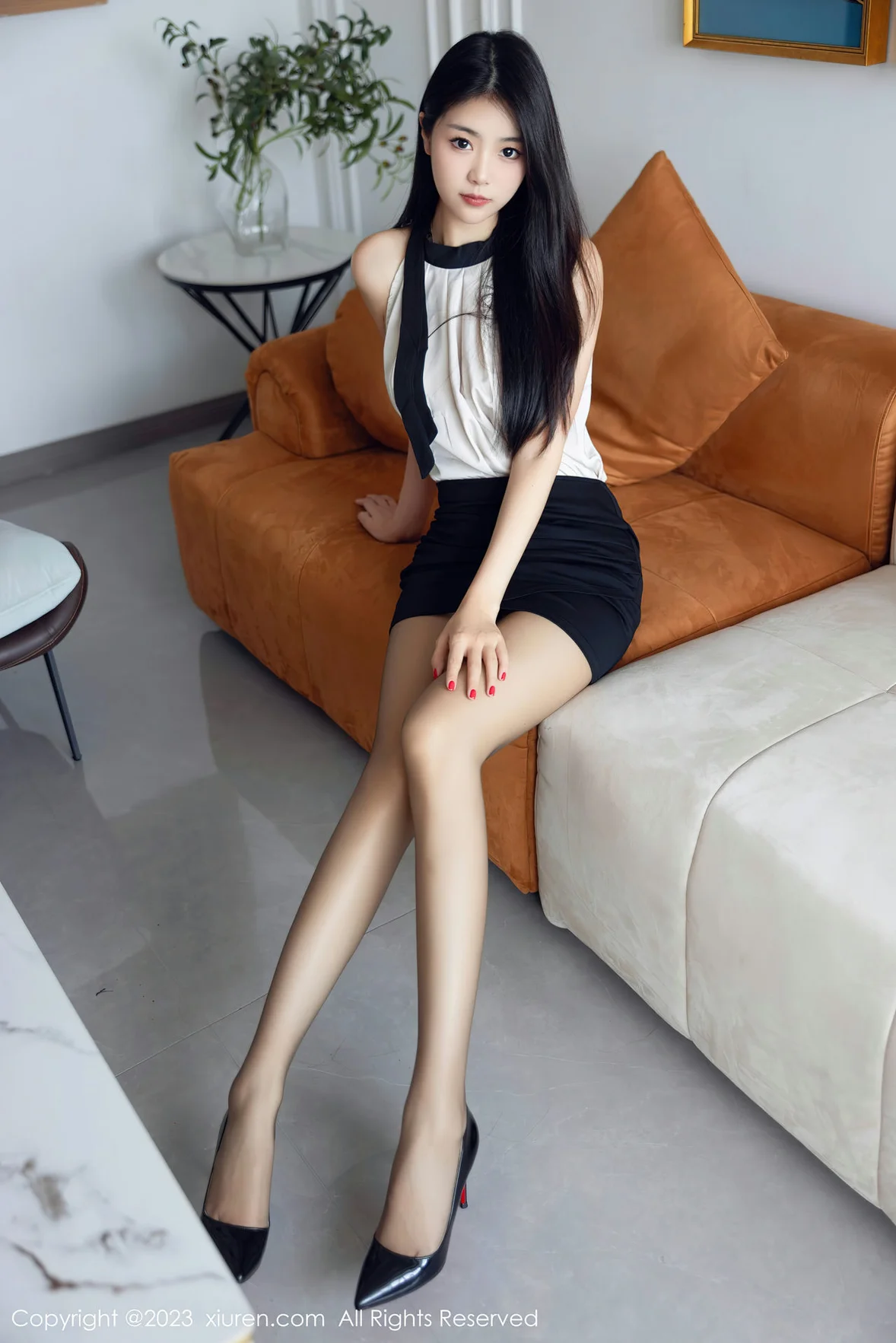 XiuRen 秀人 No.7342 可樂Vicky 拼色连衣短裙性感写真 [82P]