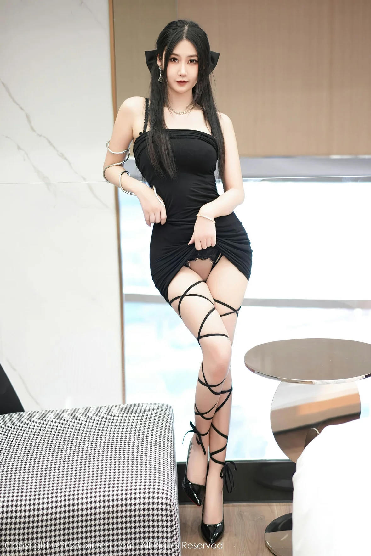秀人网 No.7394 laura阿姣 吊带短裙性感写真 [73P]