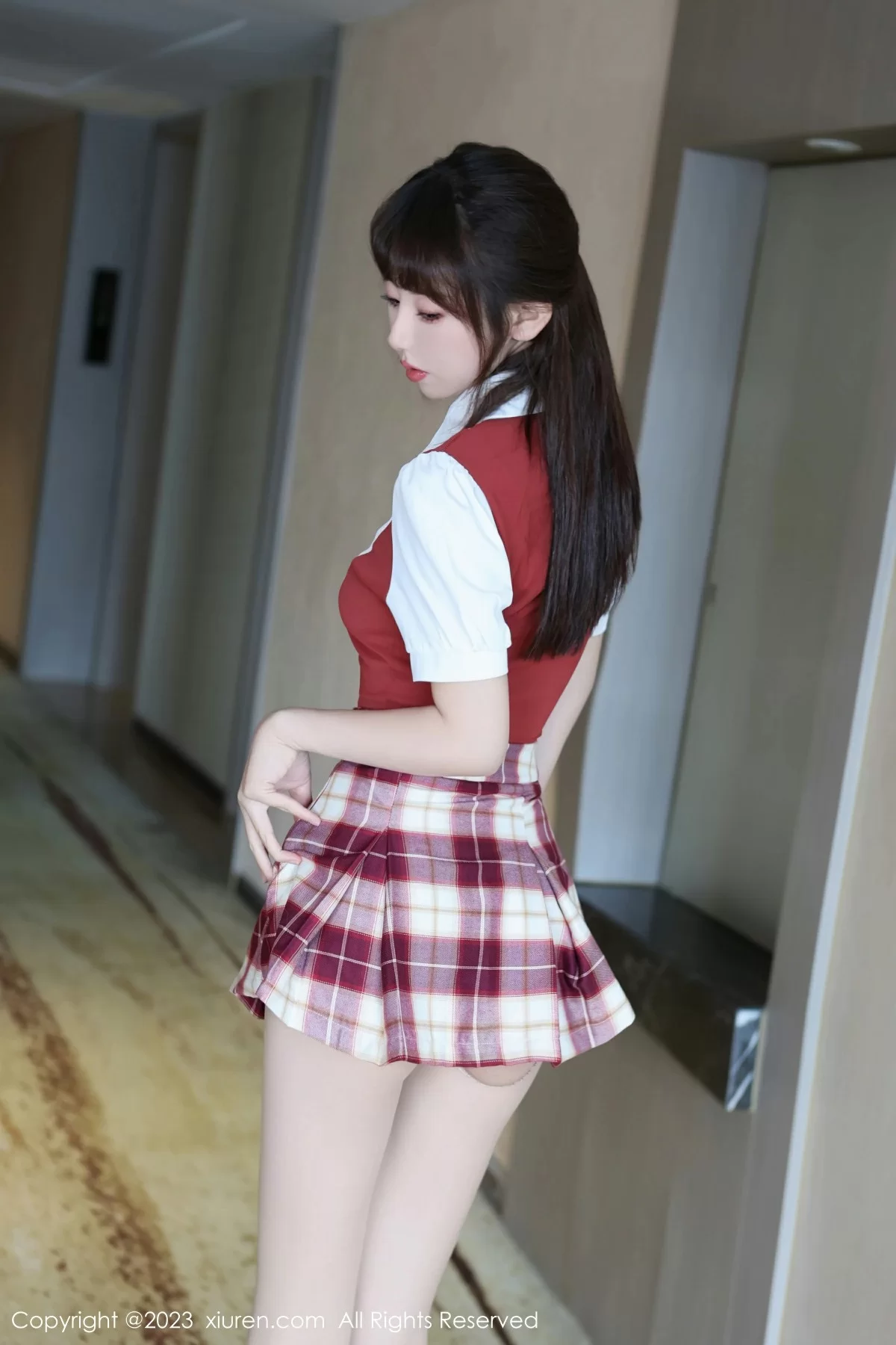 XiuRen 秀人 No.7851 金tiao [77P]