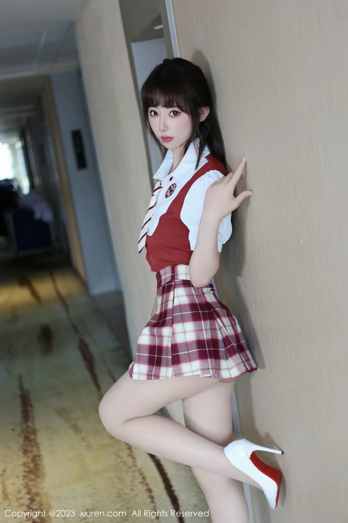 XiuRen 秀人 No.7851 金tiao [77P]