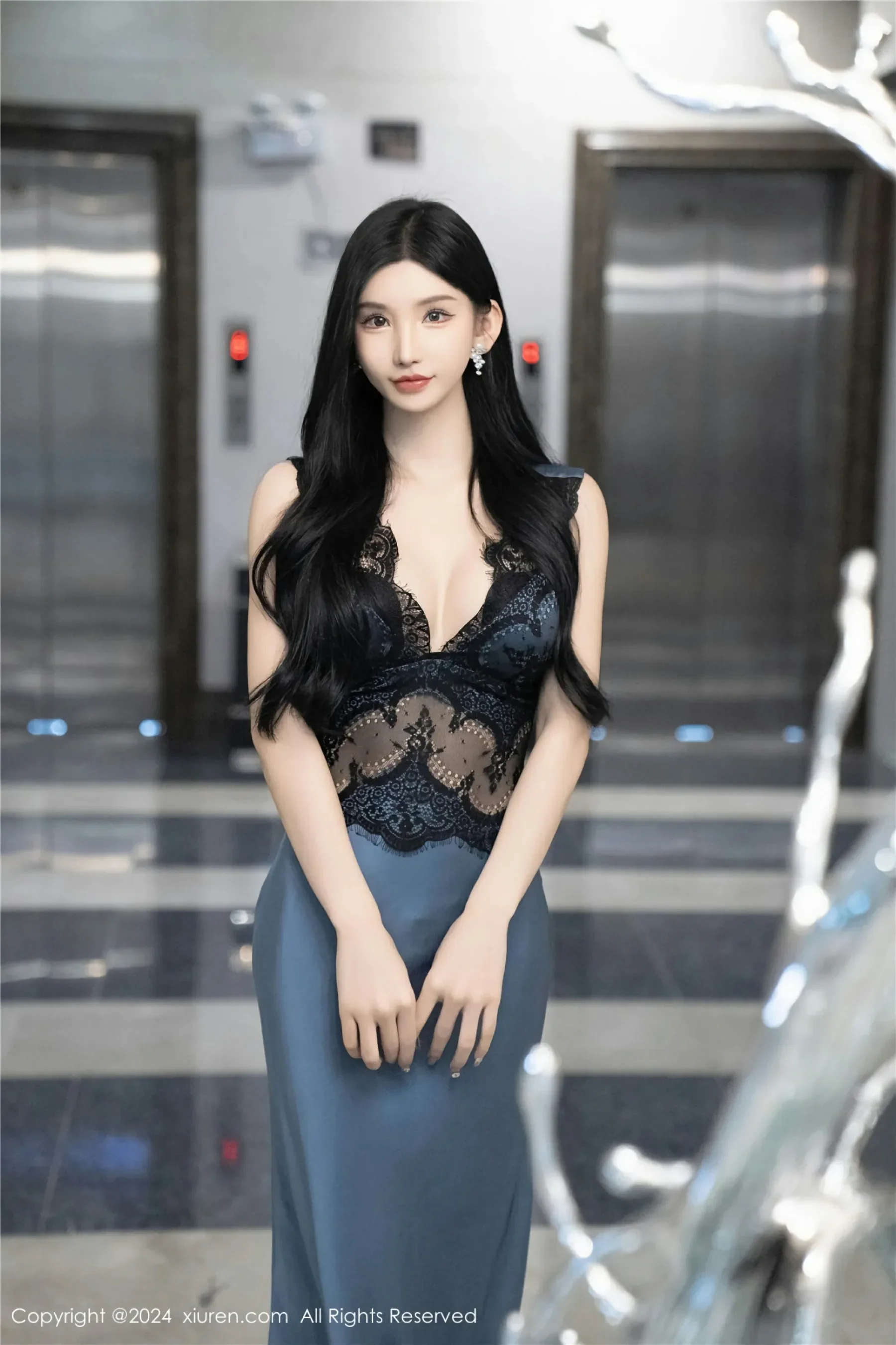 XiuRen 秀人 No.8242 周于希Sally [82P]