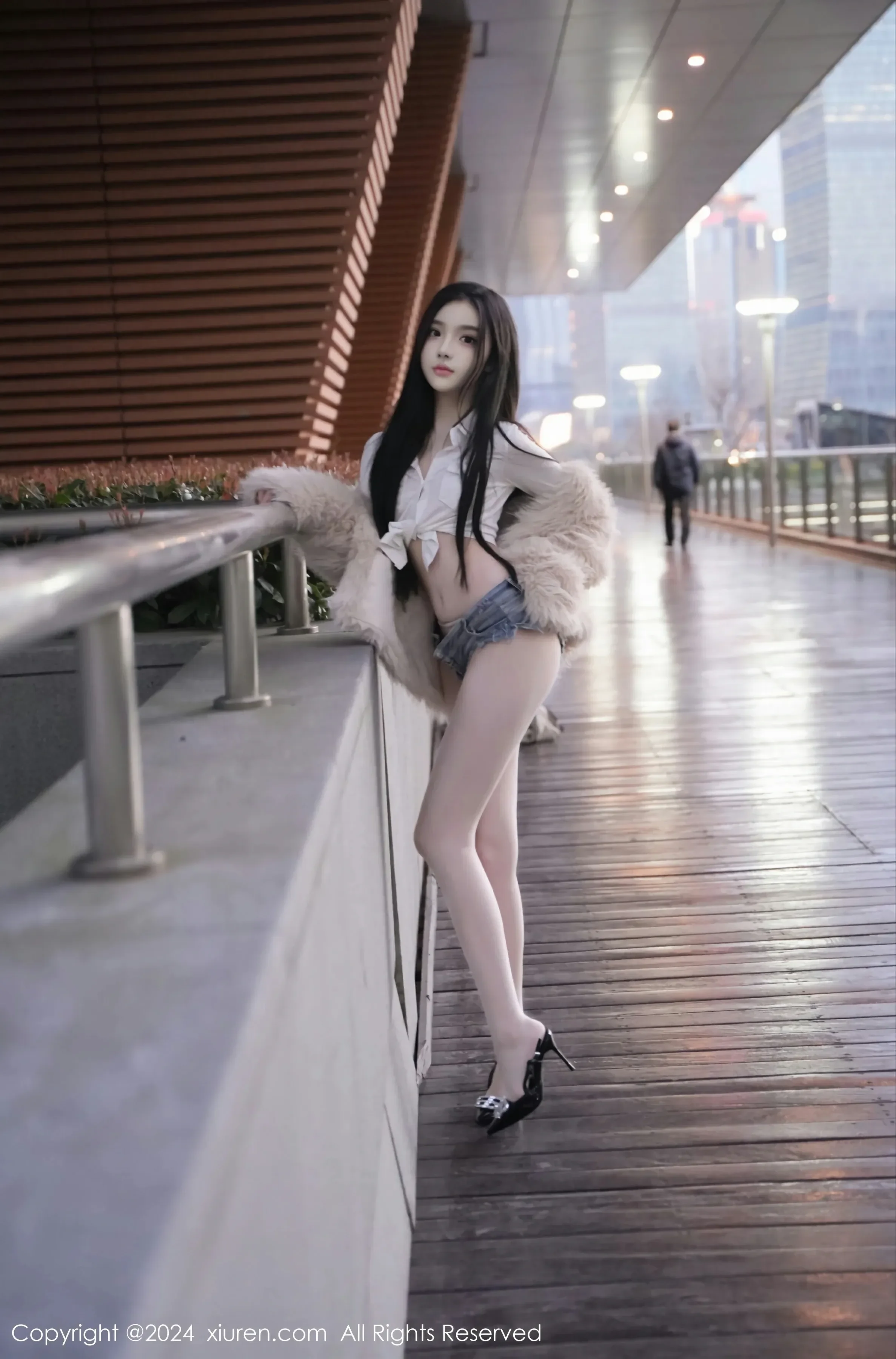 XiuRen 秀人 No.8261 龙雪儿 [77P]