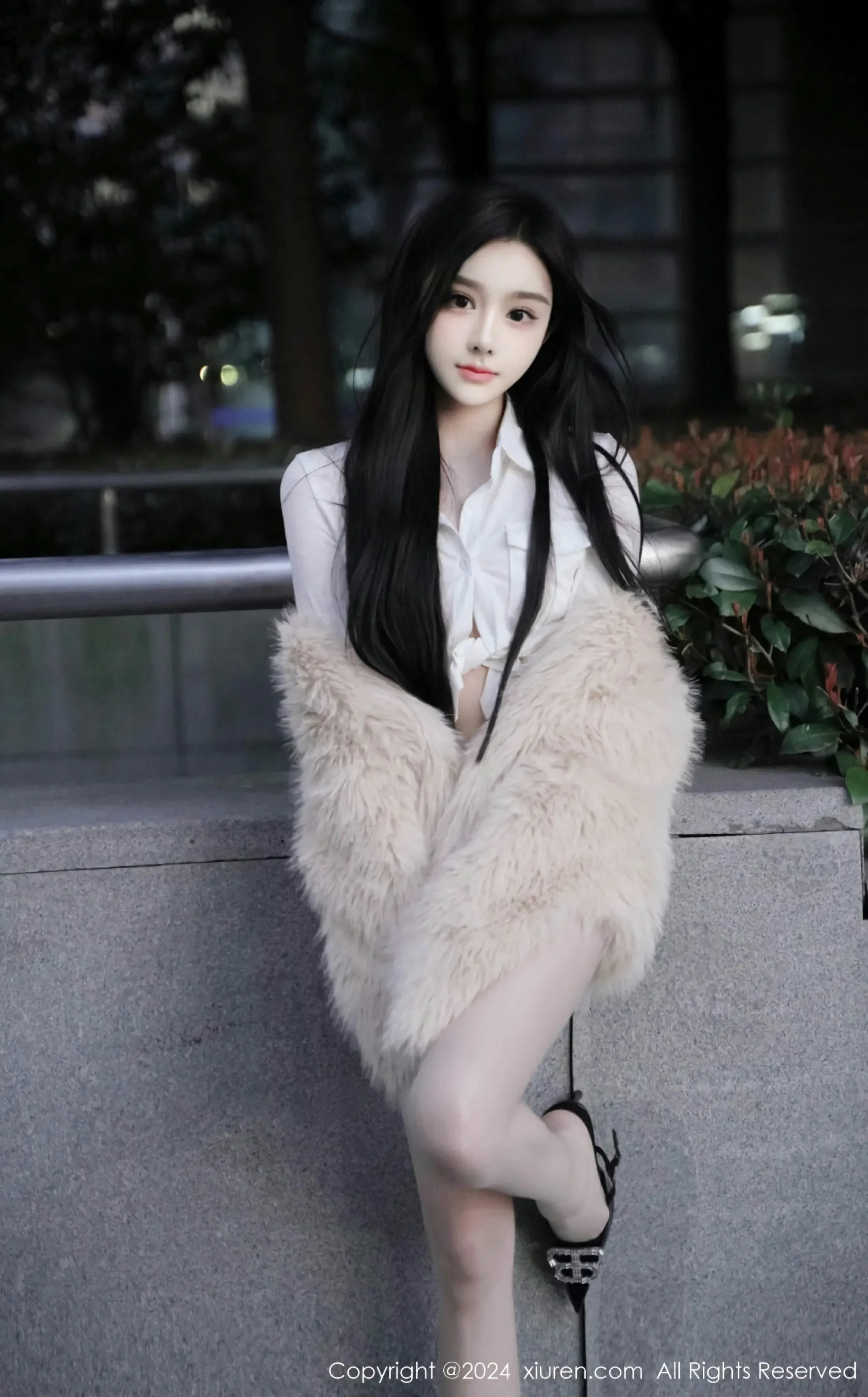 XiuRen 秀人 No.8261 龙雪儿 [77P]