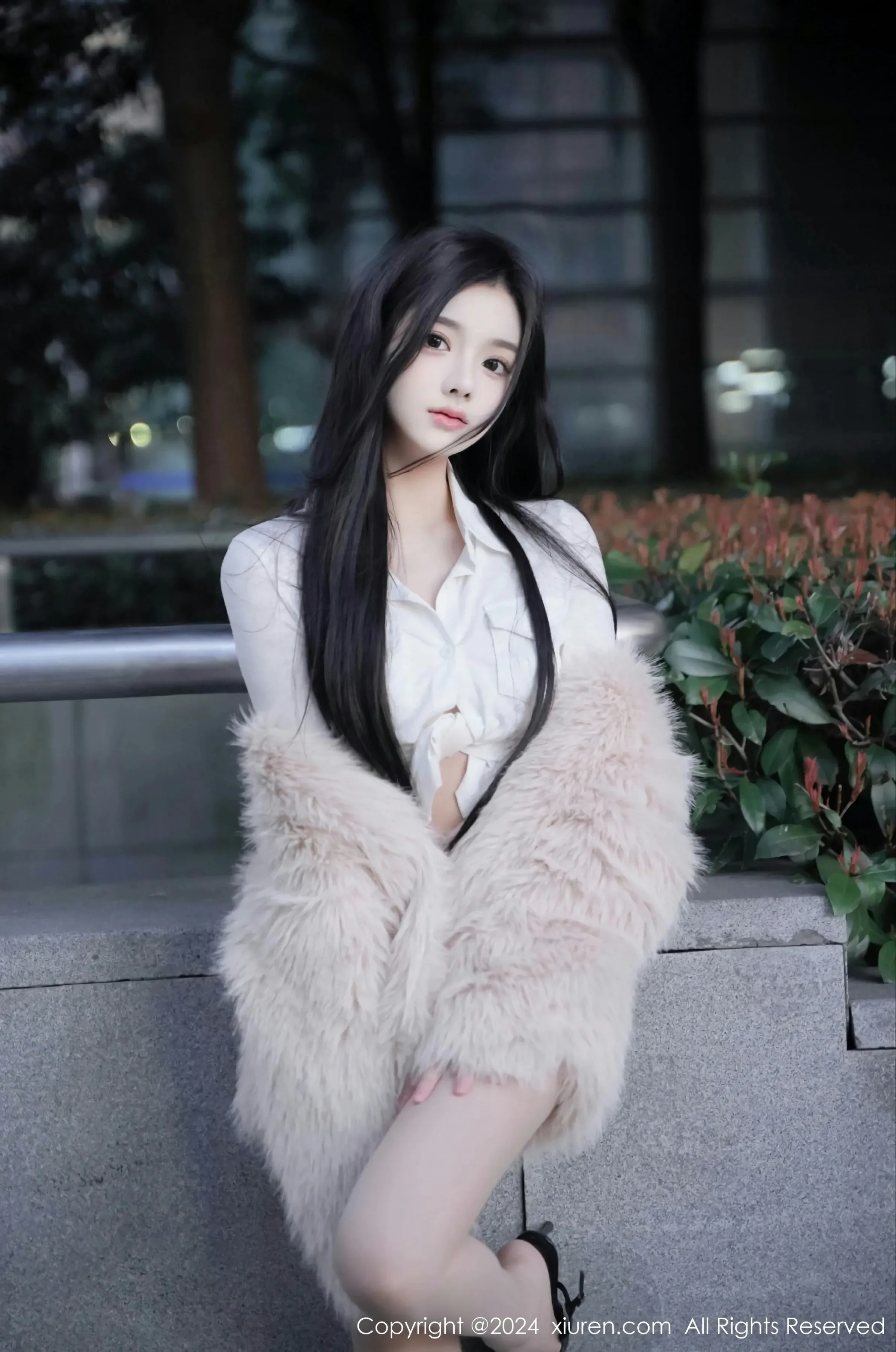XiuRen 秀人 No.8261 龙雪儿 [77P]