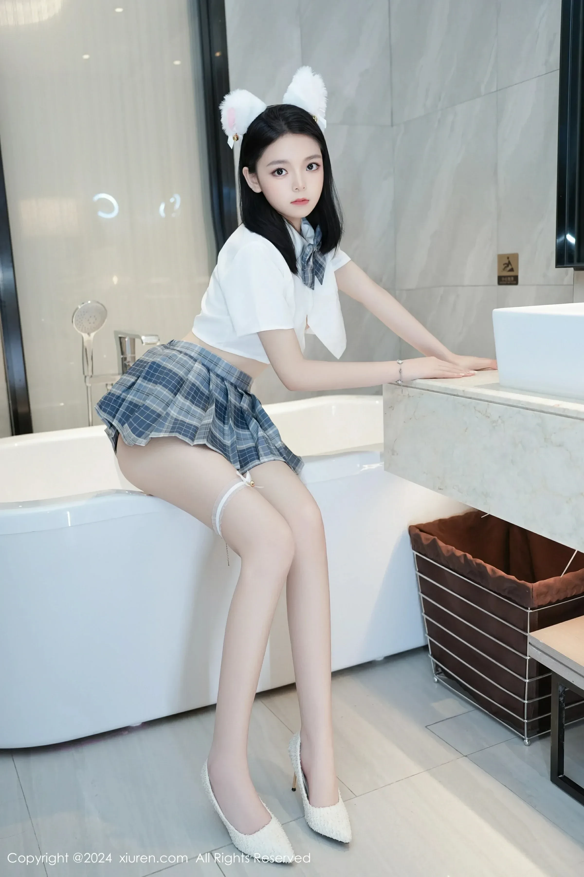 XiuRen 秀人  No.8715 唐心心 [68P]