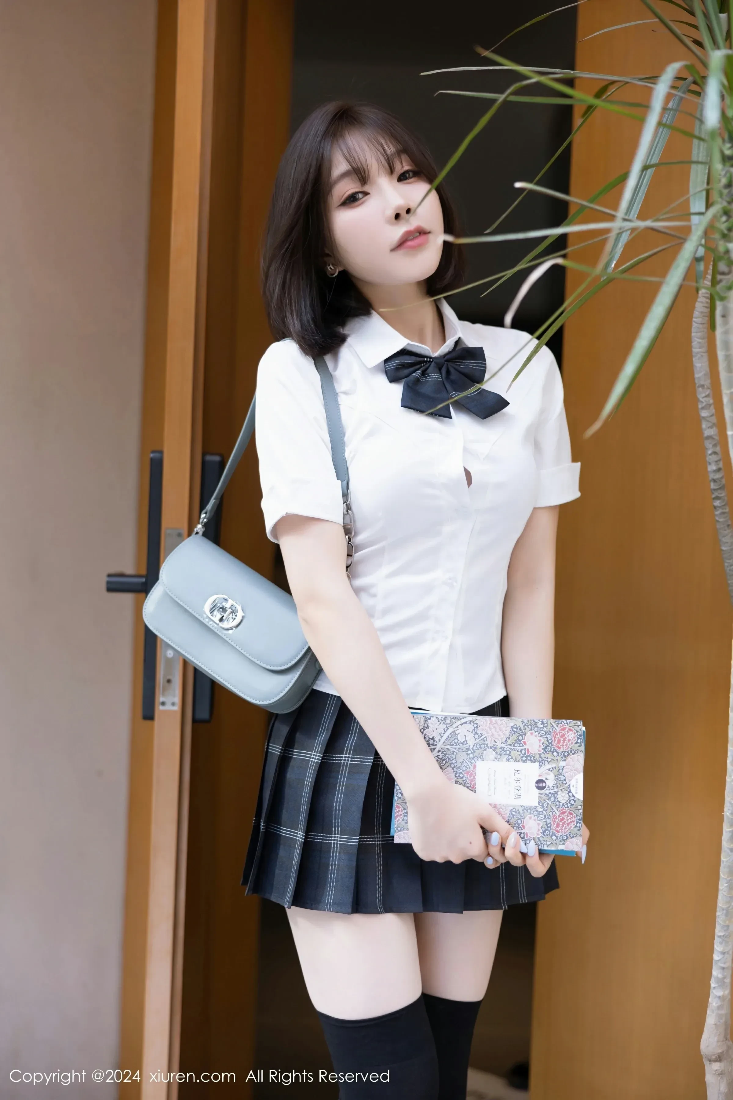 XiuRen 秀人 No.8785 徐莉芝Booty [100P]