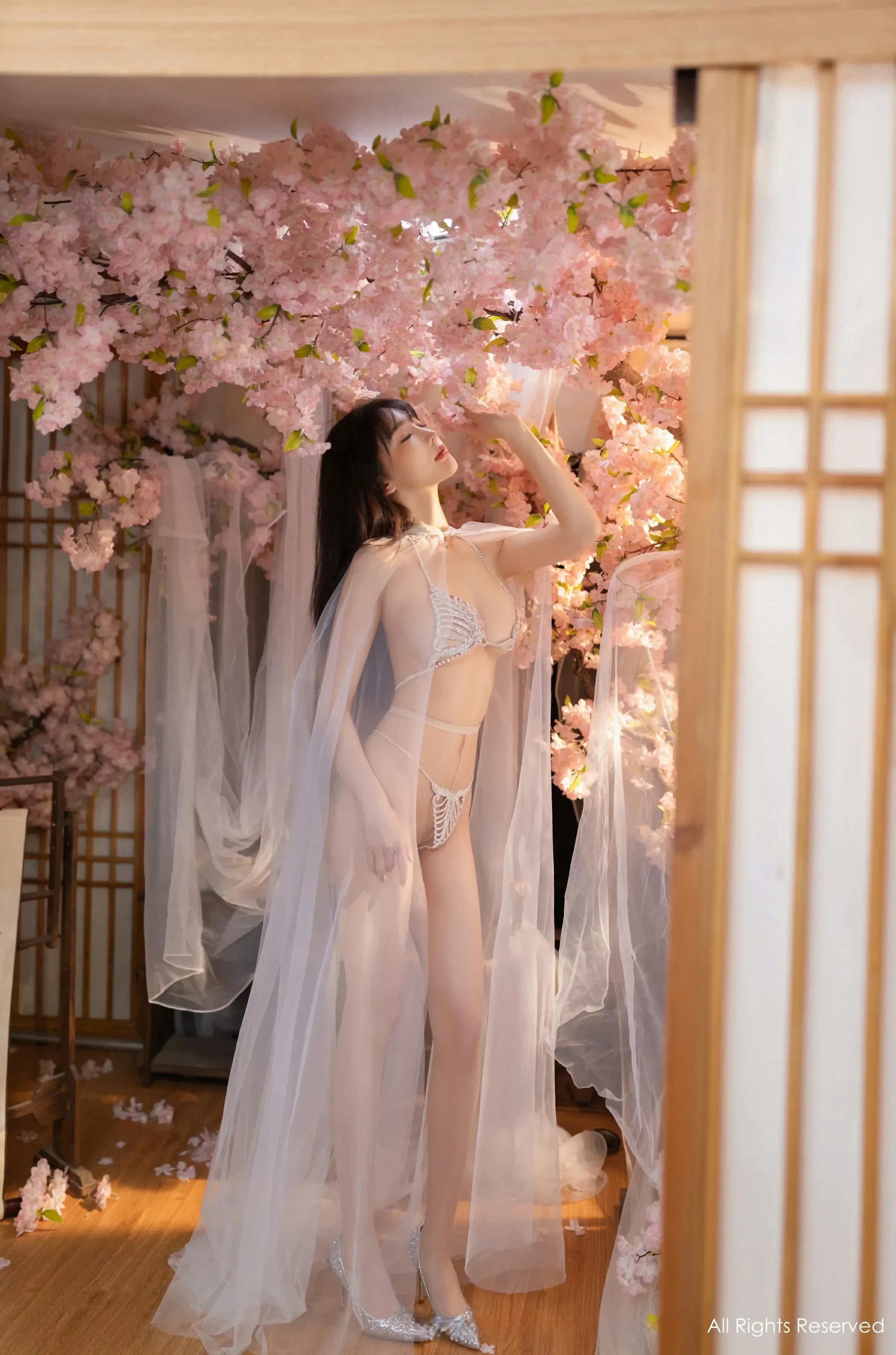 XiuRen 秀人 No.8807 陆萱萱 [80P]