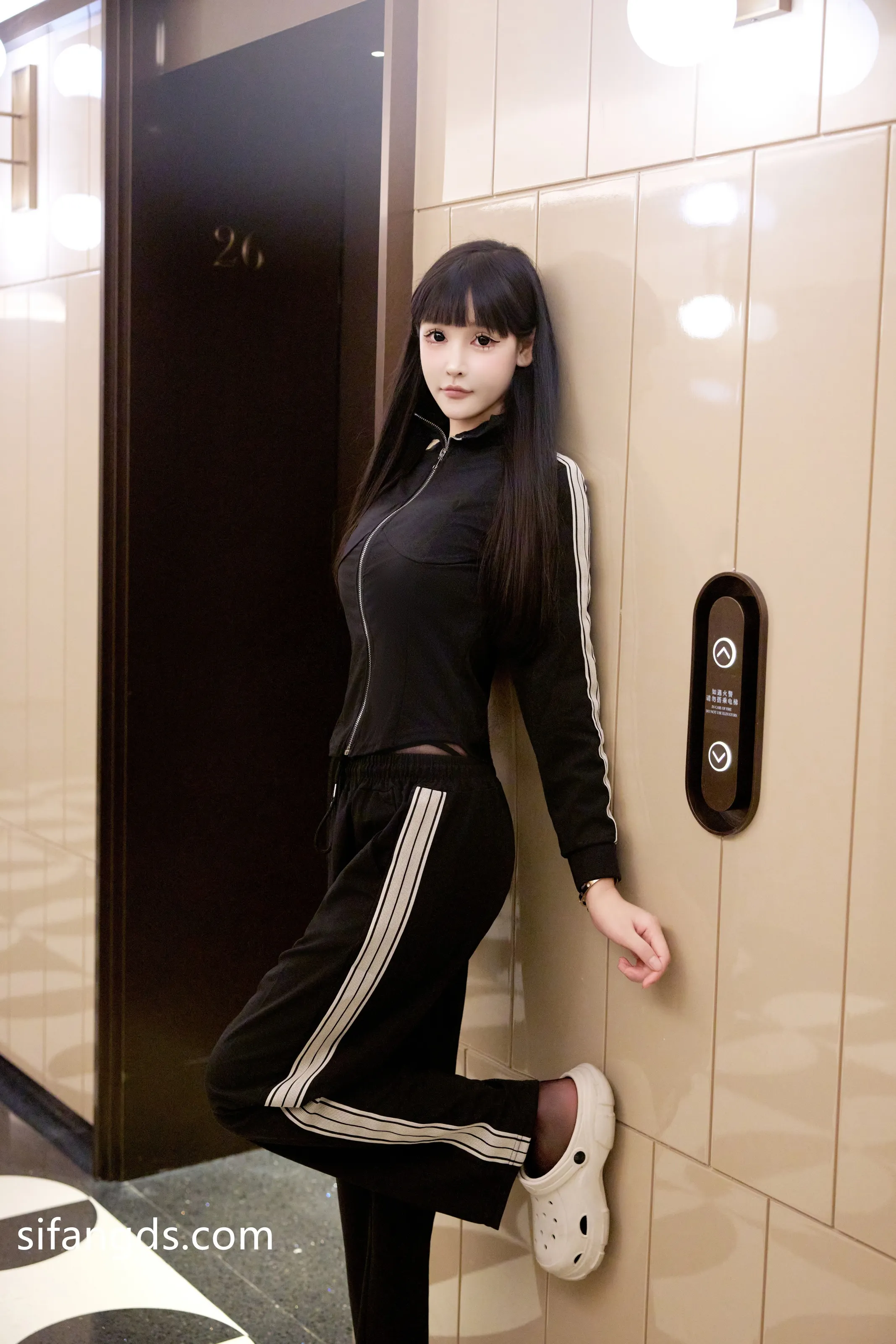 XiuRen 内购版 No.10482 智恩baby 裤里黑丝 [77P]