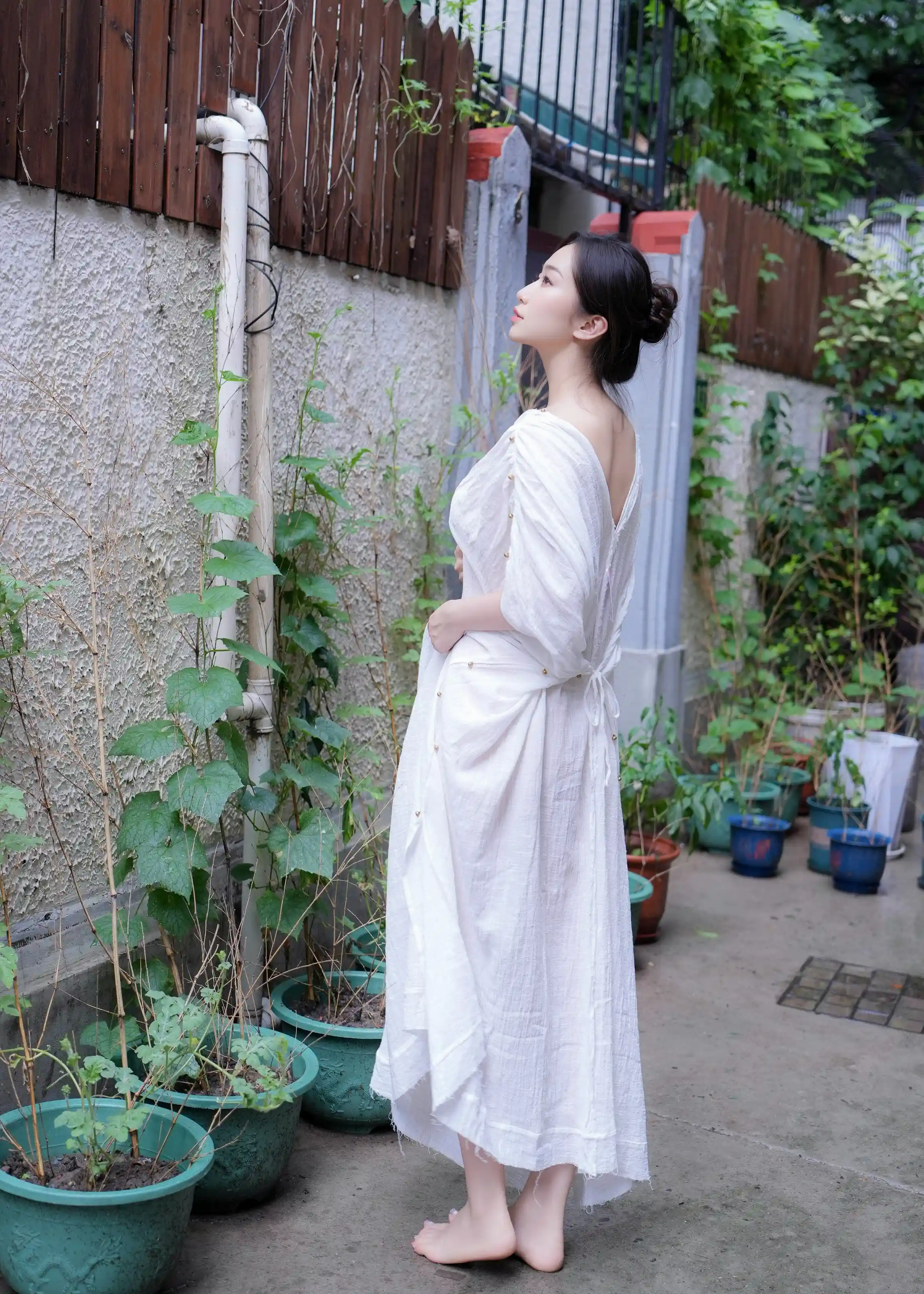 XiuRen 内购版 No.10603 楠芝 身着白色长裙的美女画家 [78P]