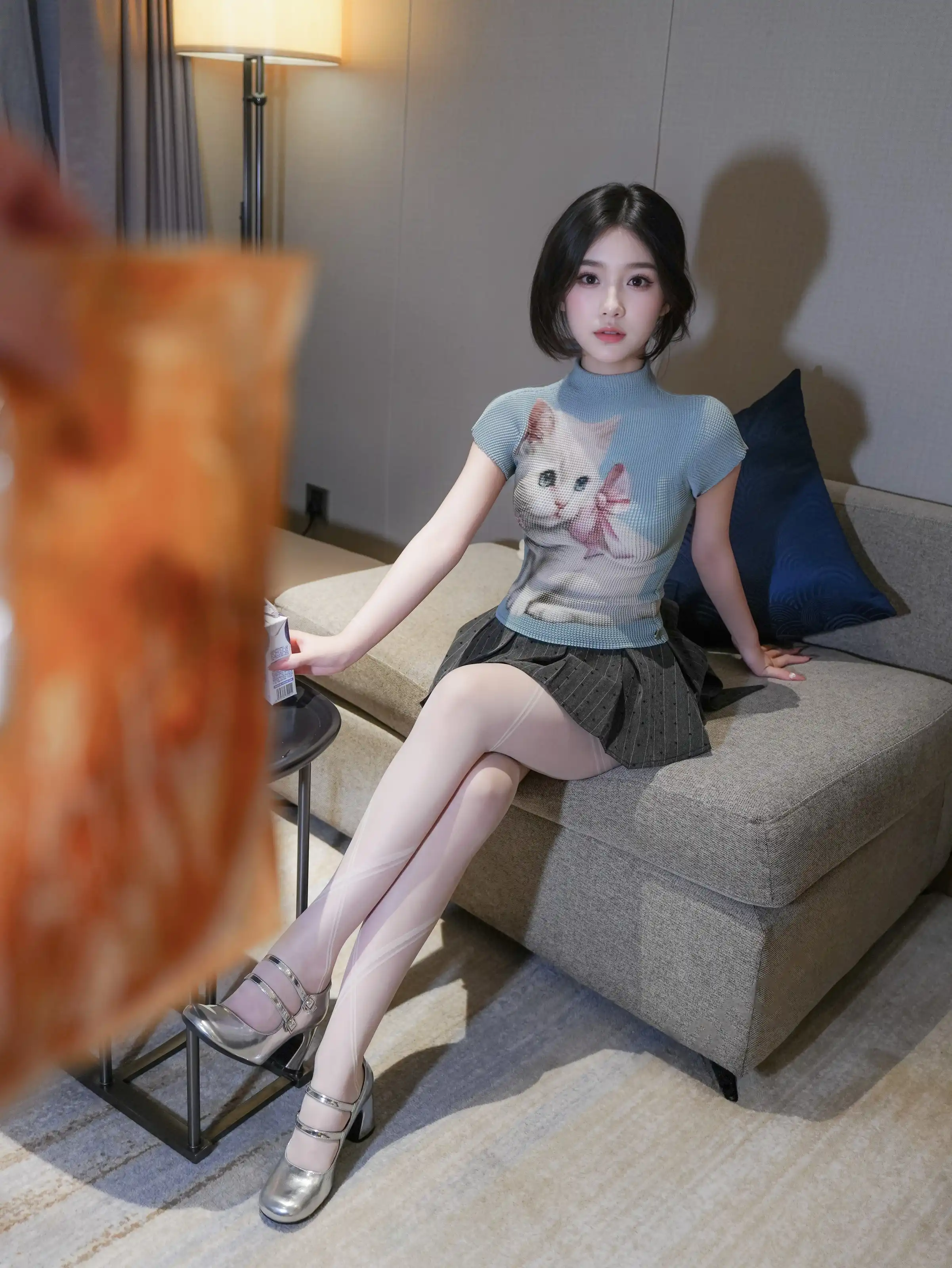 XiuRen 内购版 No.10830 汁汁 爱吃鸡腿的姑娘 [77P]