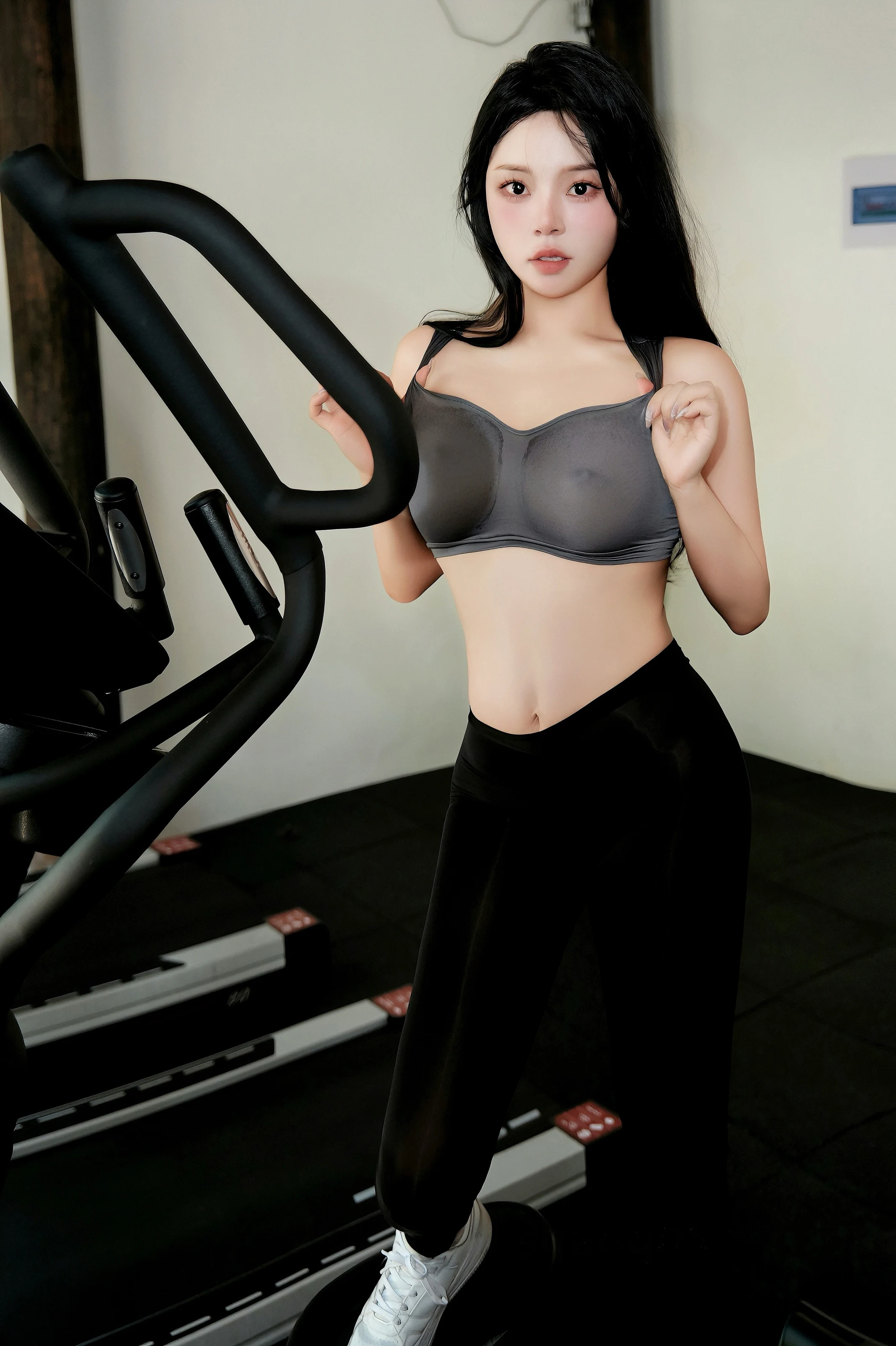 XiuRen 内购版 No.9540 麦田 健身房 [82P]