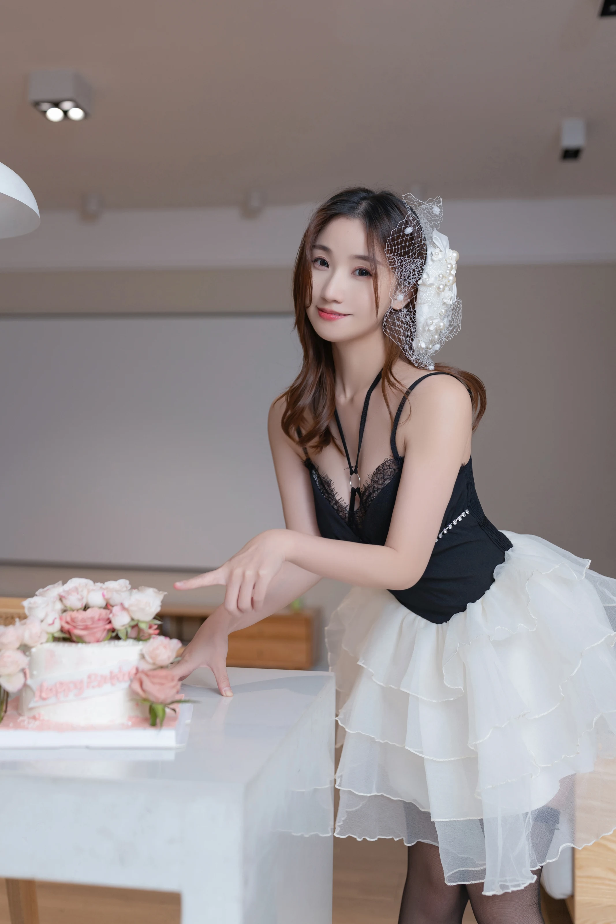 XiuRen 内购版 No.8398 杏子Yada 生日快乐 [130P]