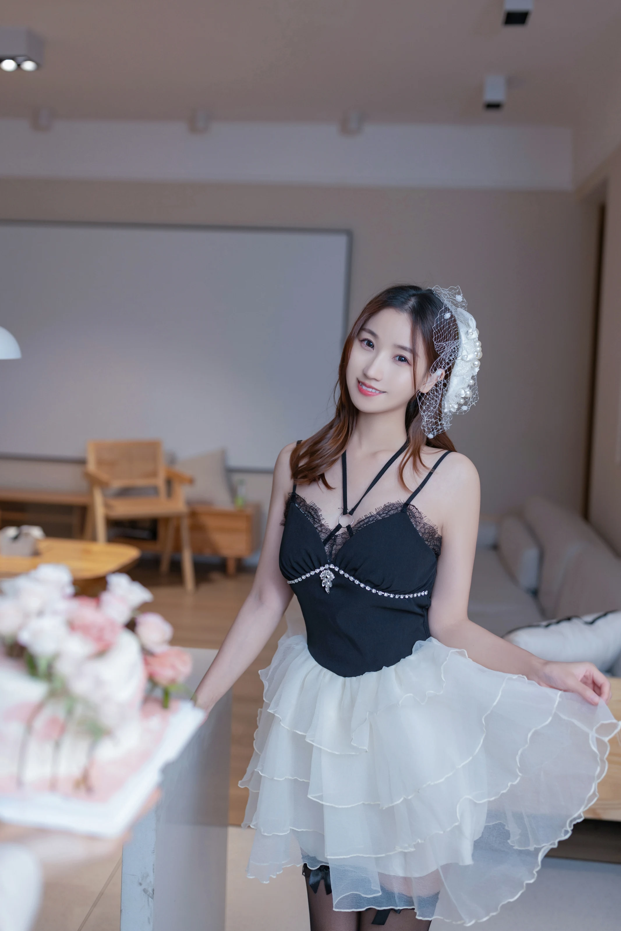 XiuRen 内购版 No.8398 杏子Yada 生日快乐 [130P]