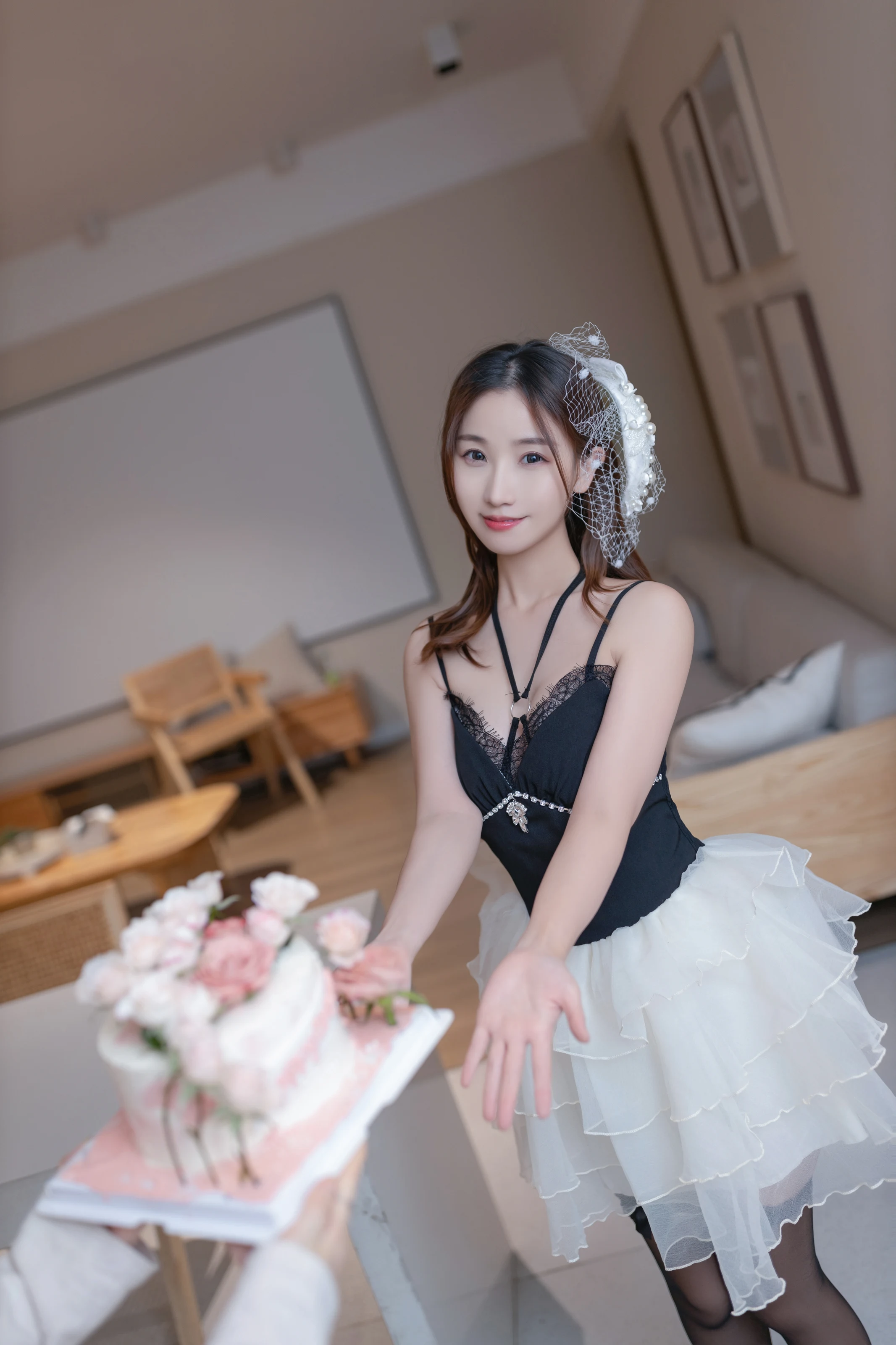 XiuRen 内购版 No.8398 杏子Yada 生日快乐 [130P]