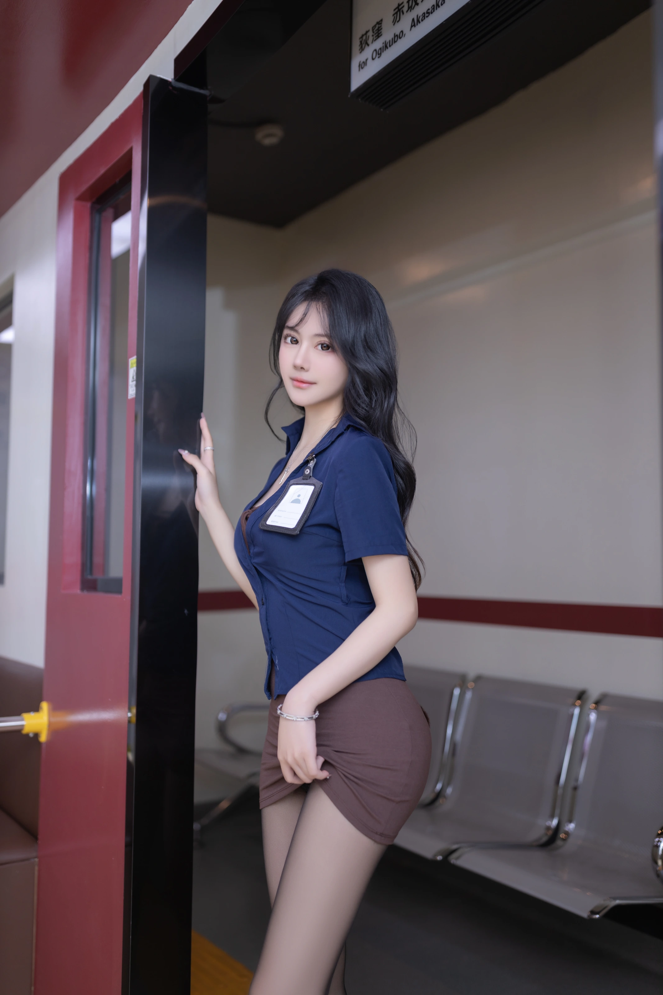 XiuRen 内购版 No.8167 谢小蒽 地铁写真 [99P]