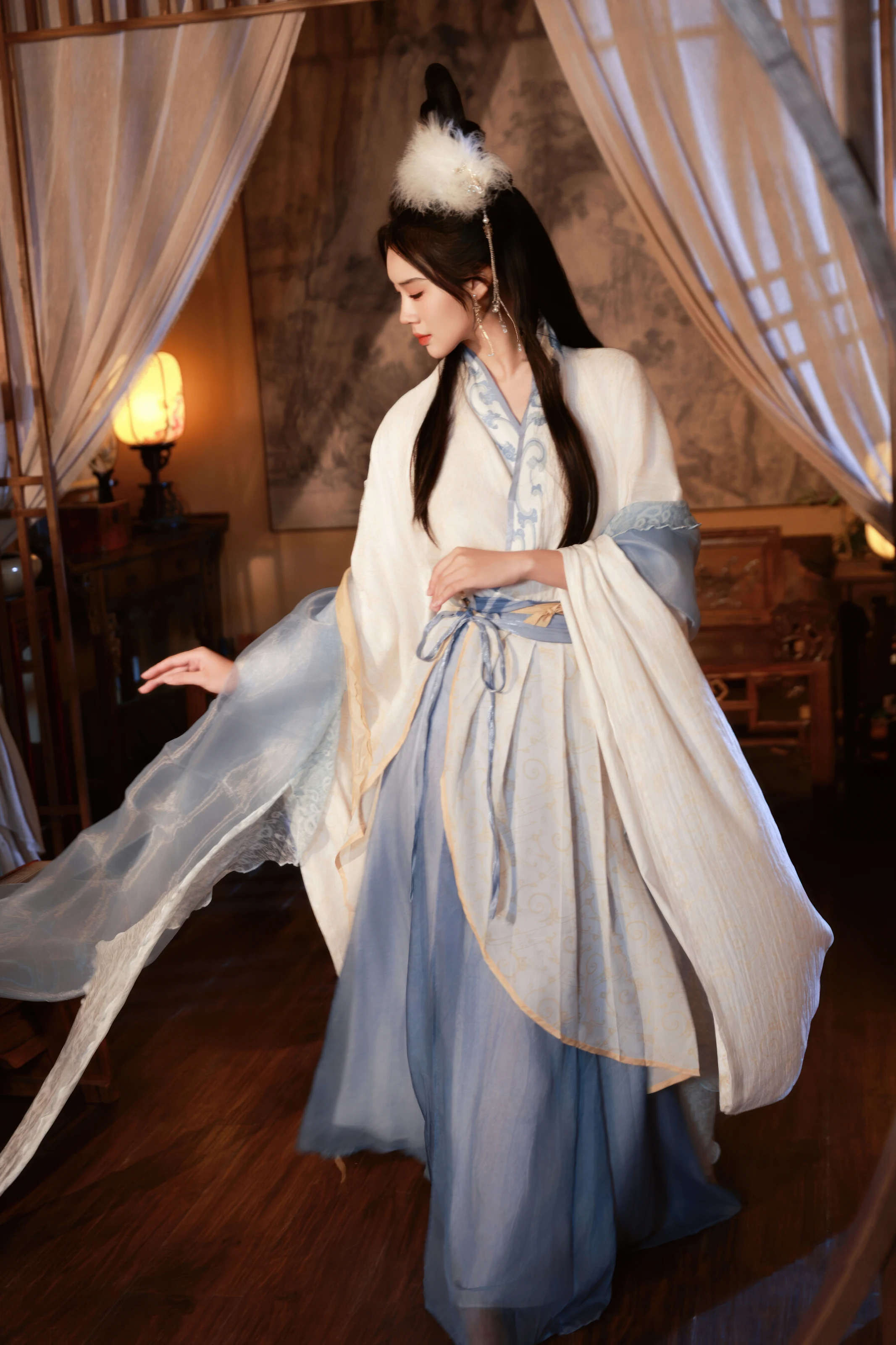 XiuRen 内购版 No. 10835 南乔 古风汉服·嫦娥 [114P]
