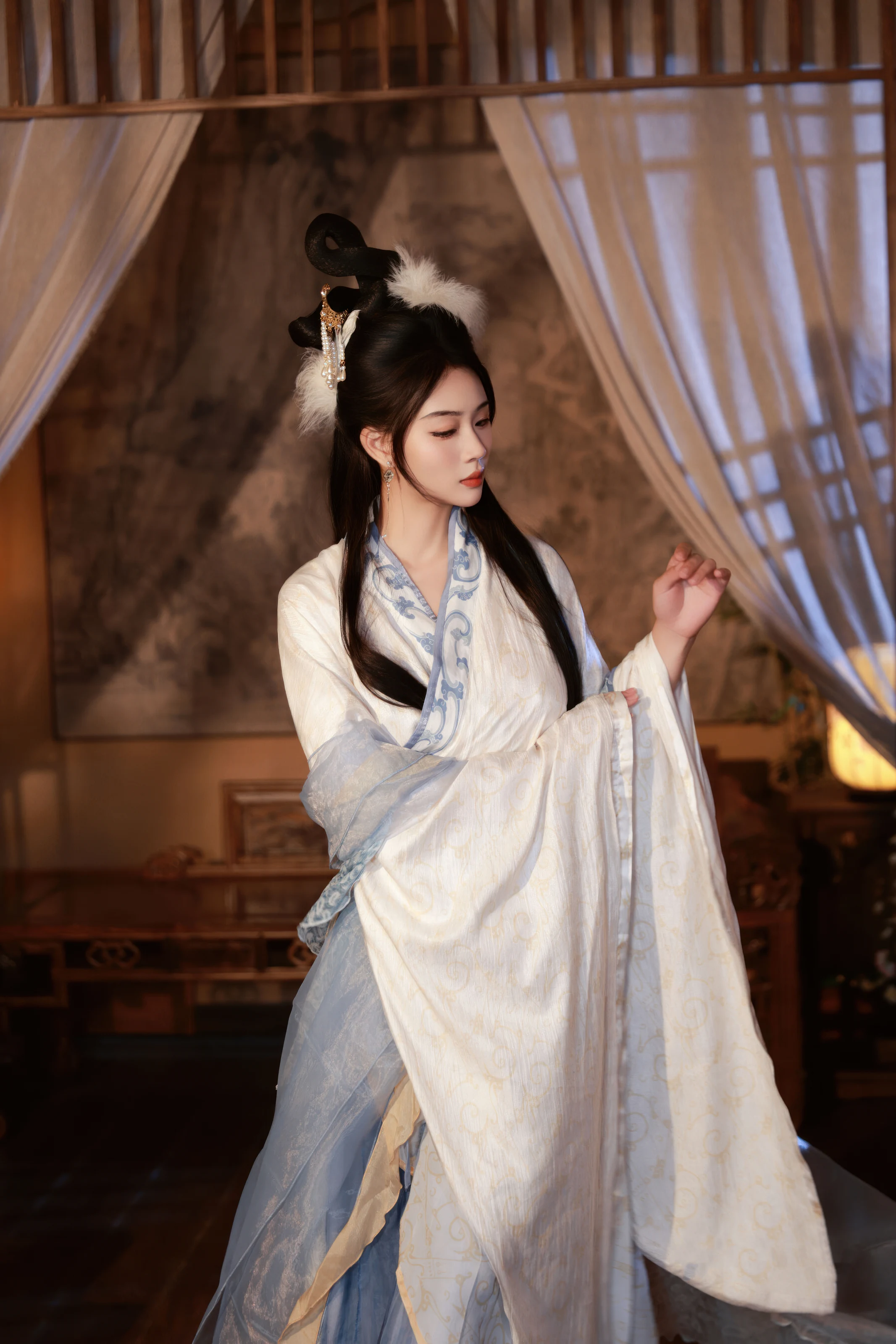 XiuRen 内购版 No. 10835 南乔 古风汉服·嫦娥 [114P]