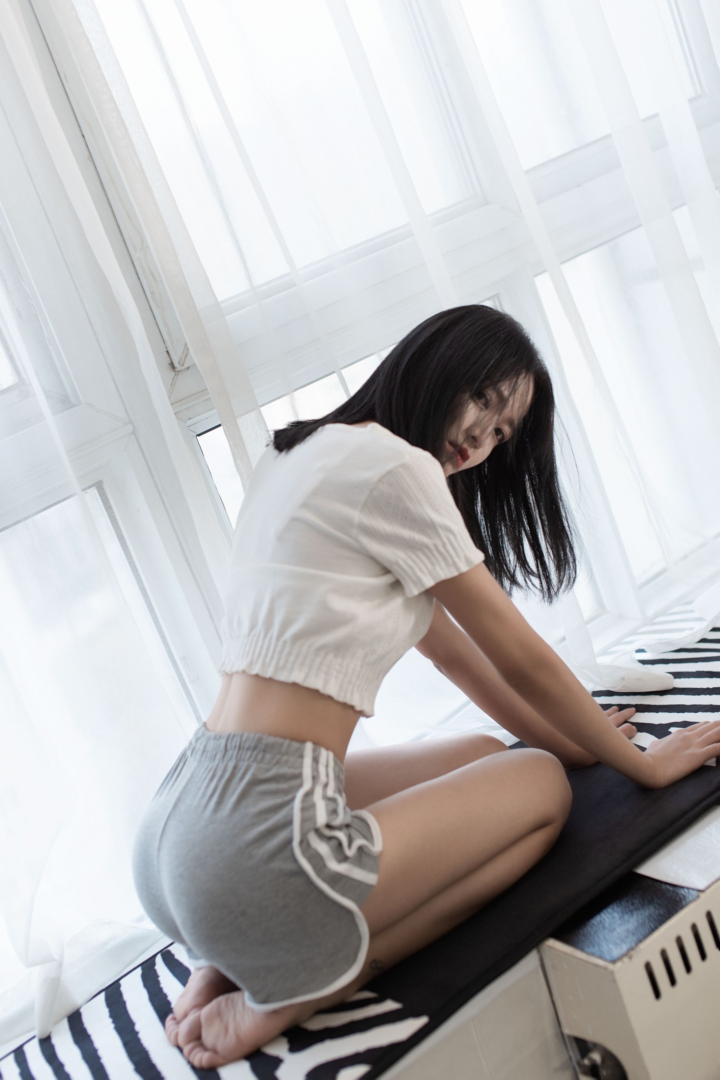 Lily – 《伤心难过的时候》[27P]