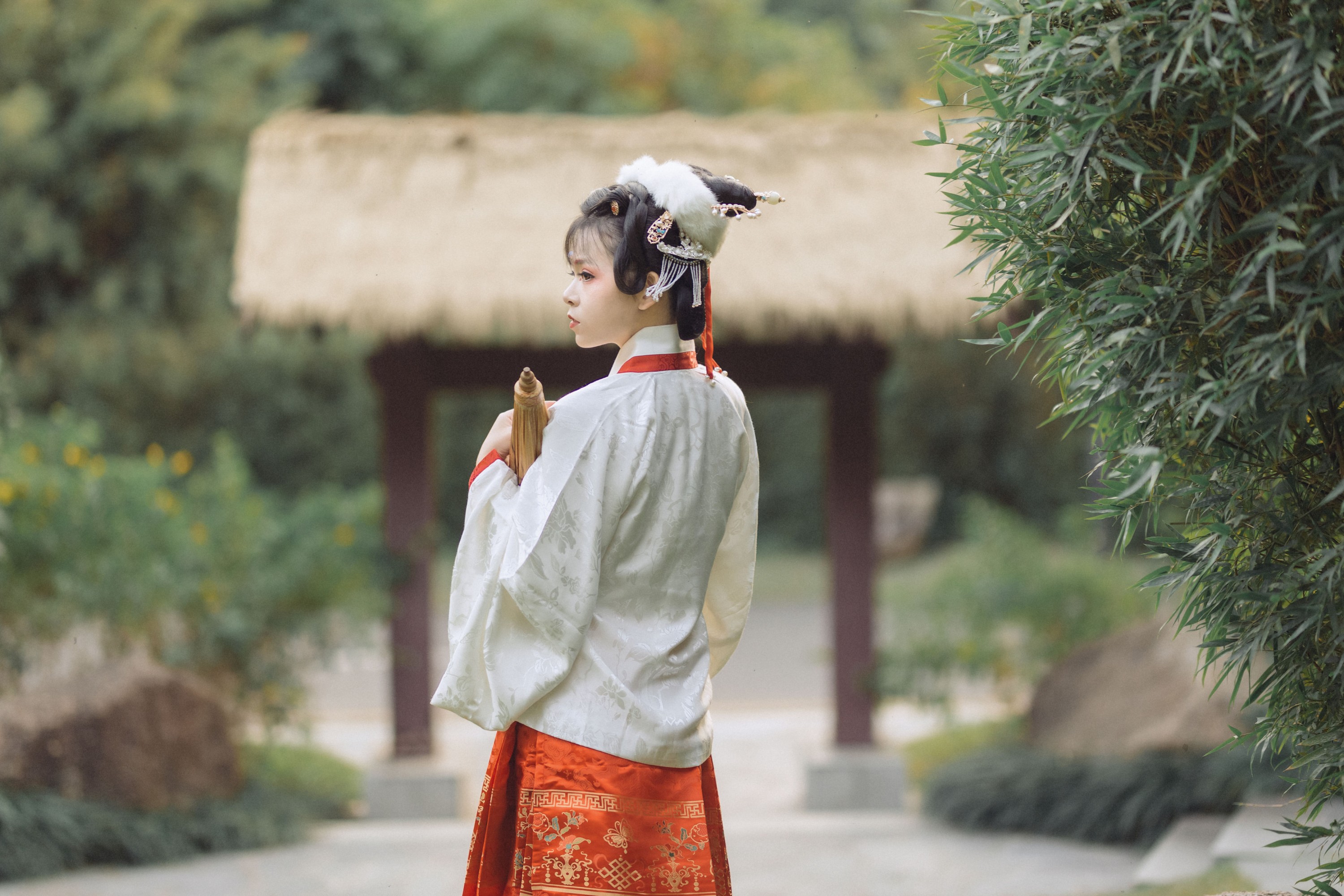 悠然Hime – 《茕兔》[32P]