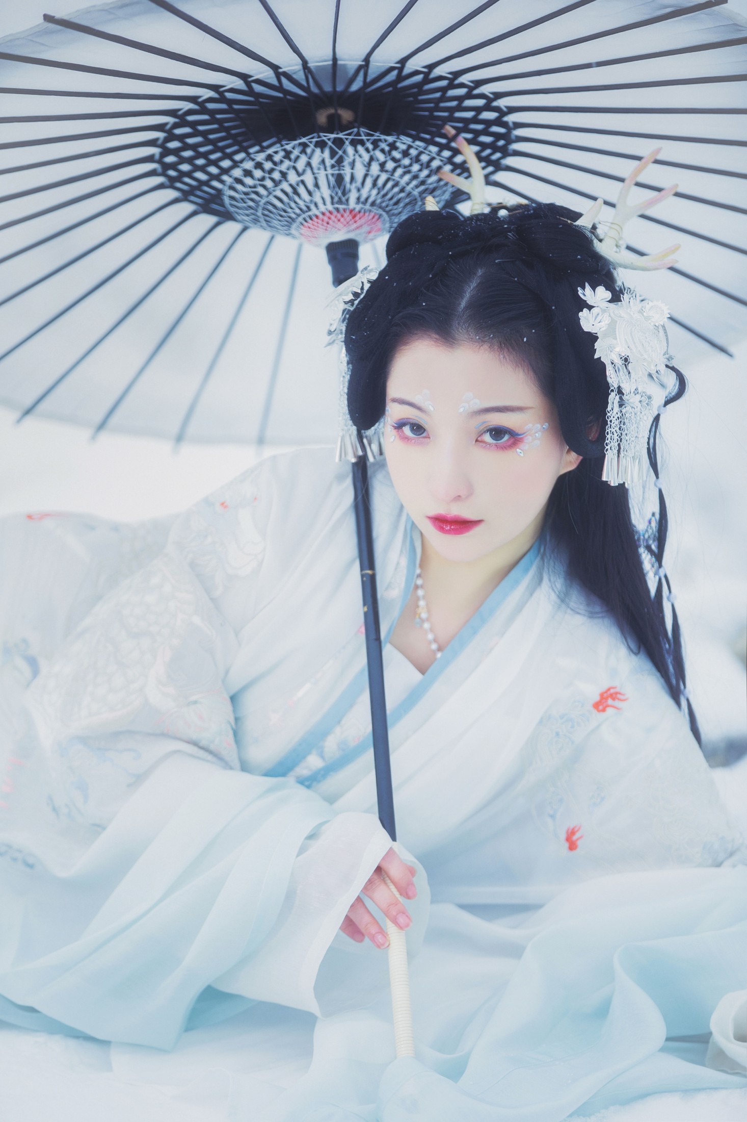 猪系少女日 – 《雪妖》[22P]