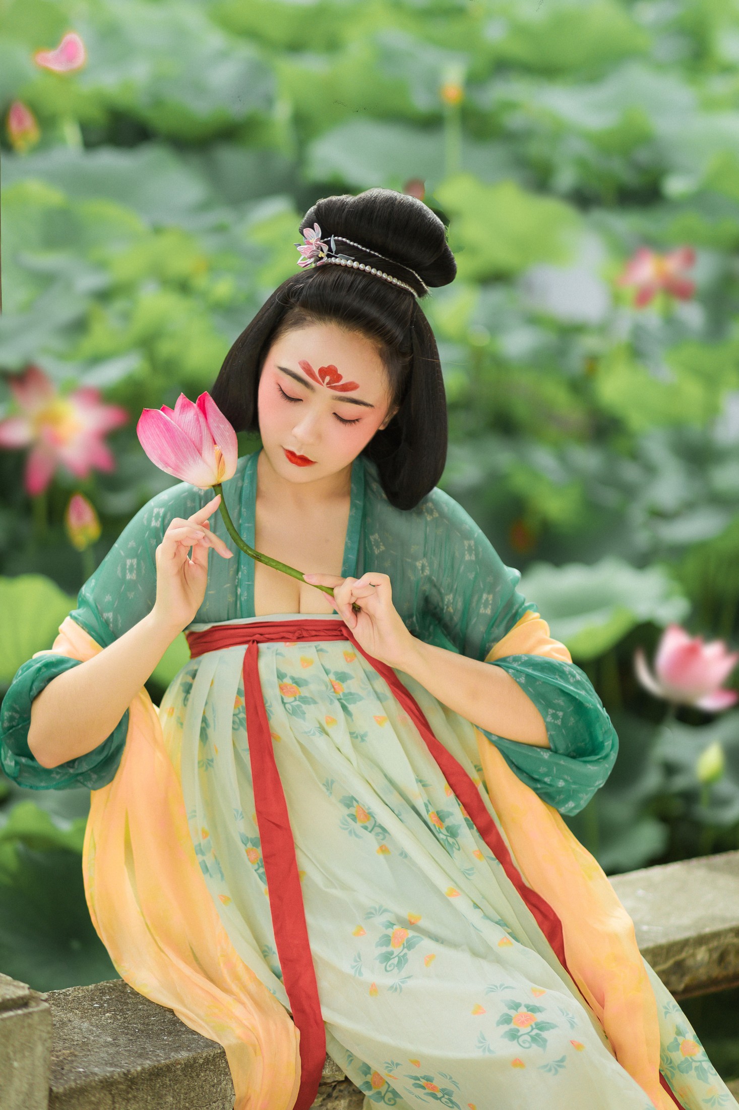 悦烨未央 – 《荷》[23P]