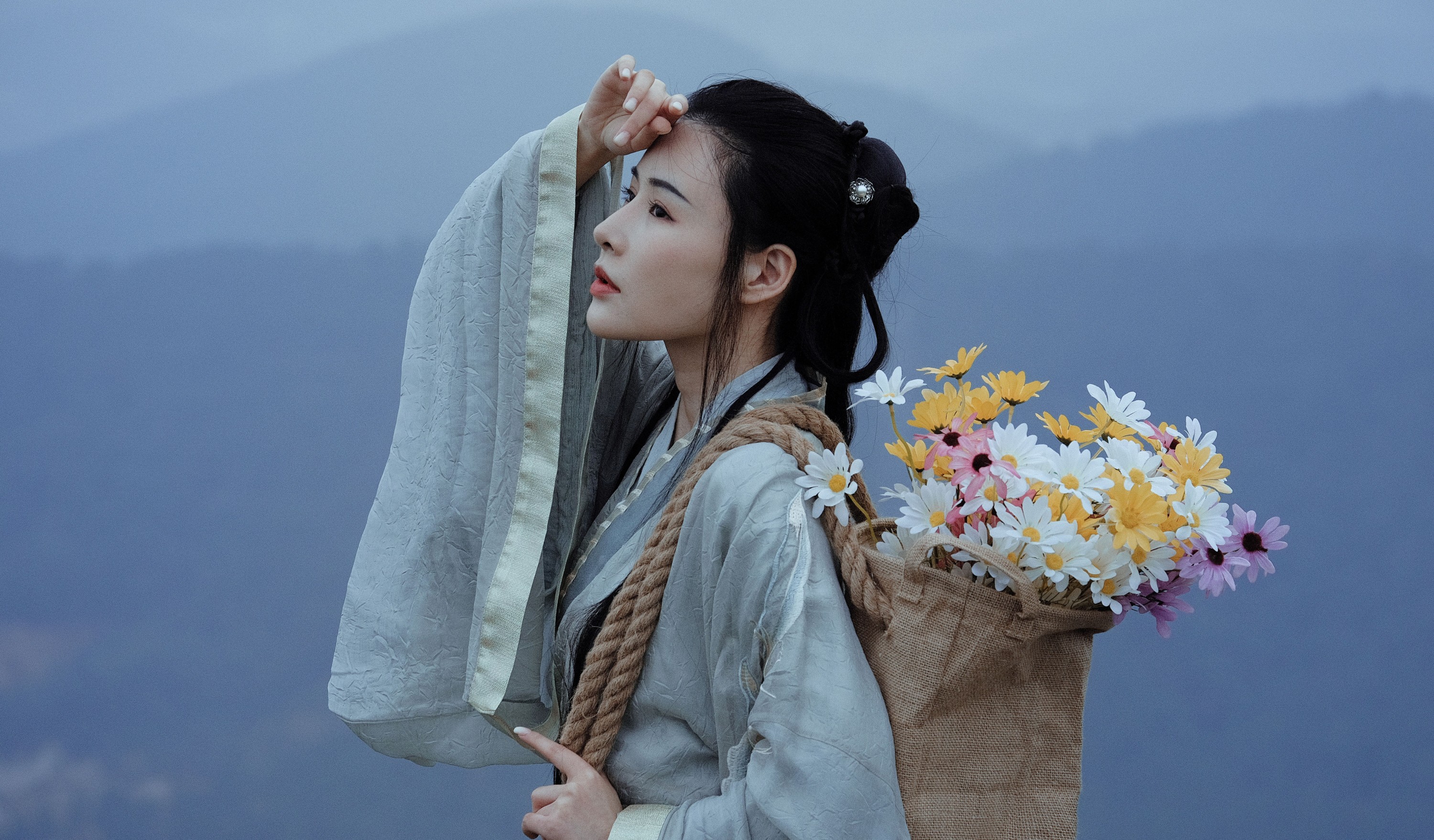 雅熙有婴儿肥 – 《远山无月见秋灯》[26P]