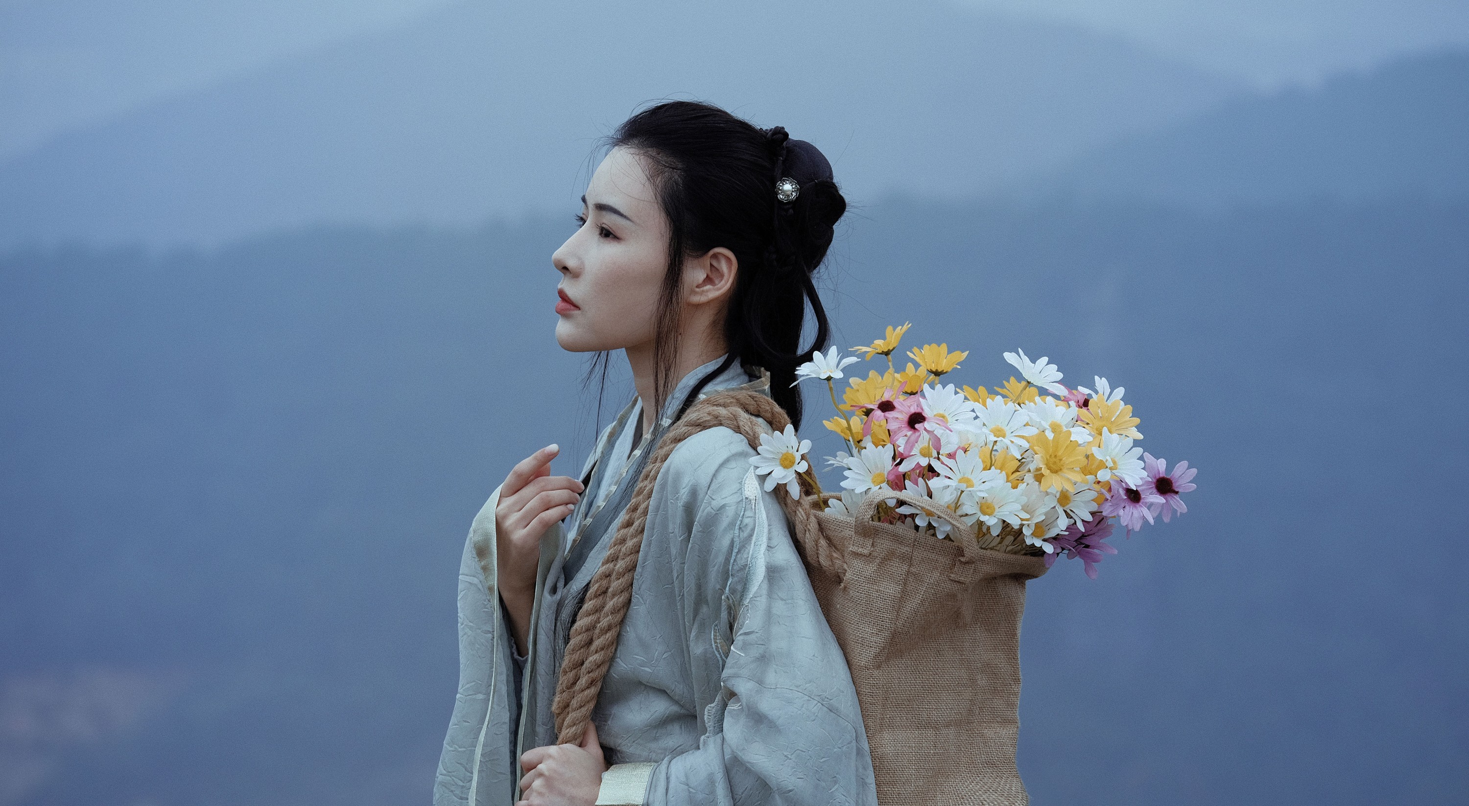 雅熙有婴儿肥 – 《远山无月见秋灯》[26P]