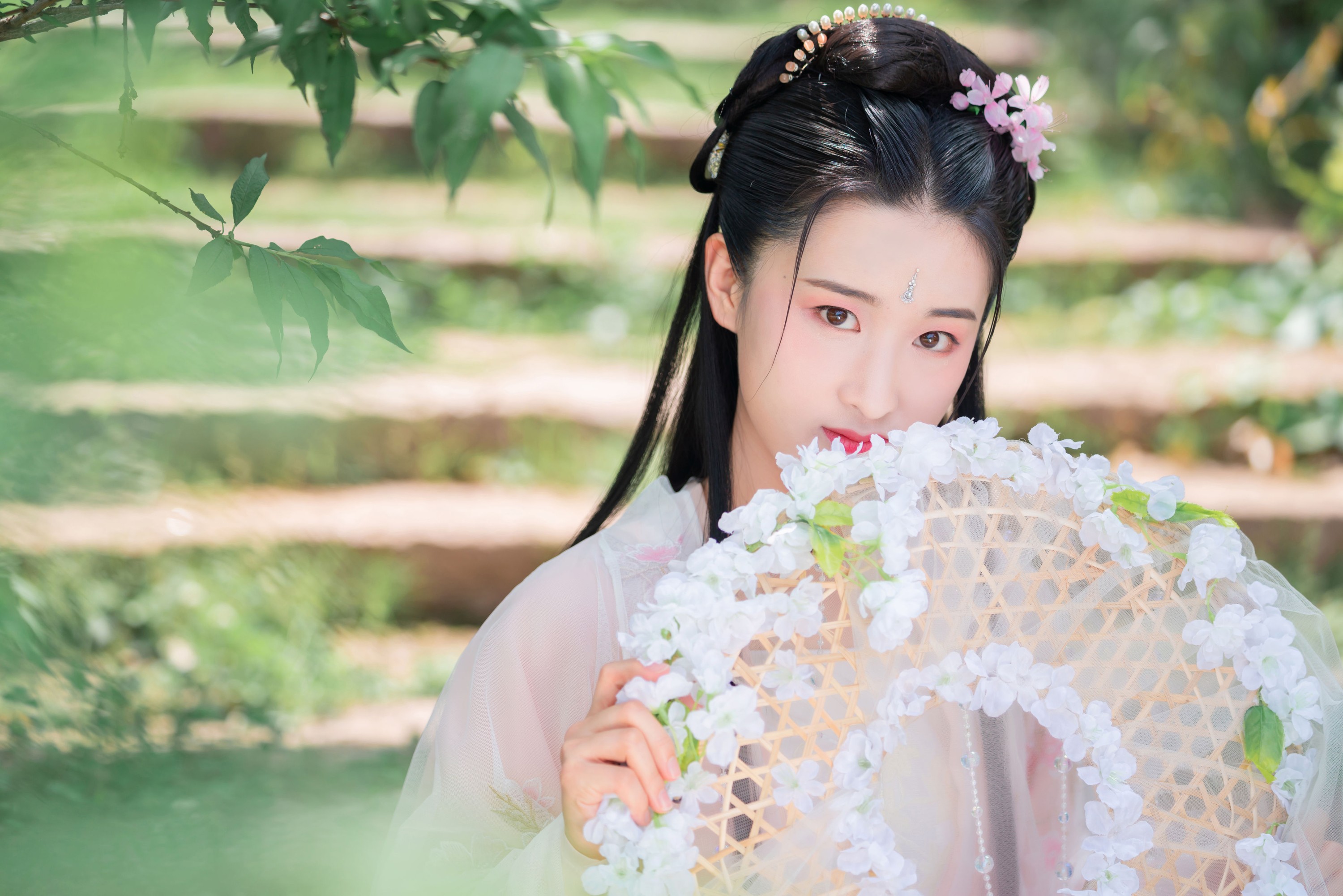 小雨 – 《春日游园》[32P]