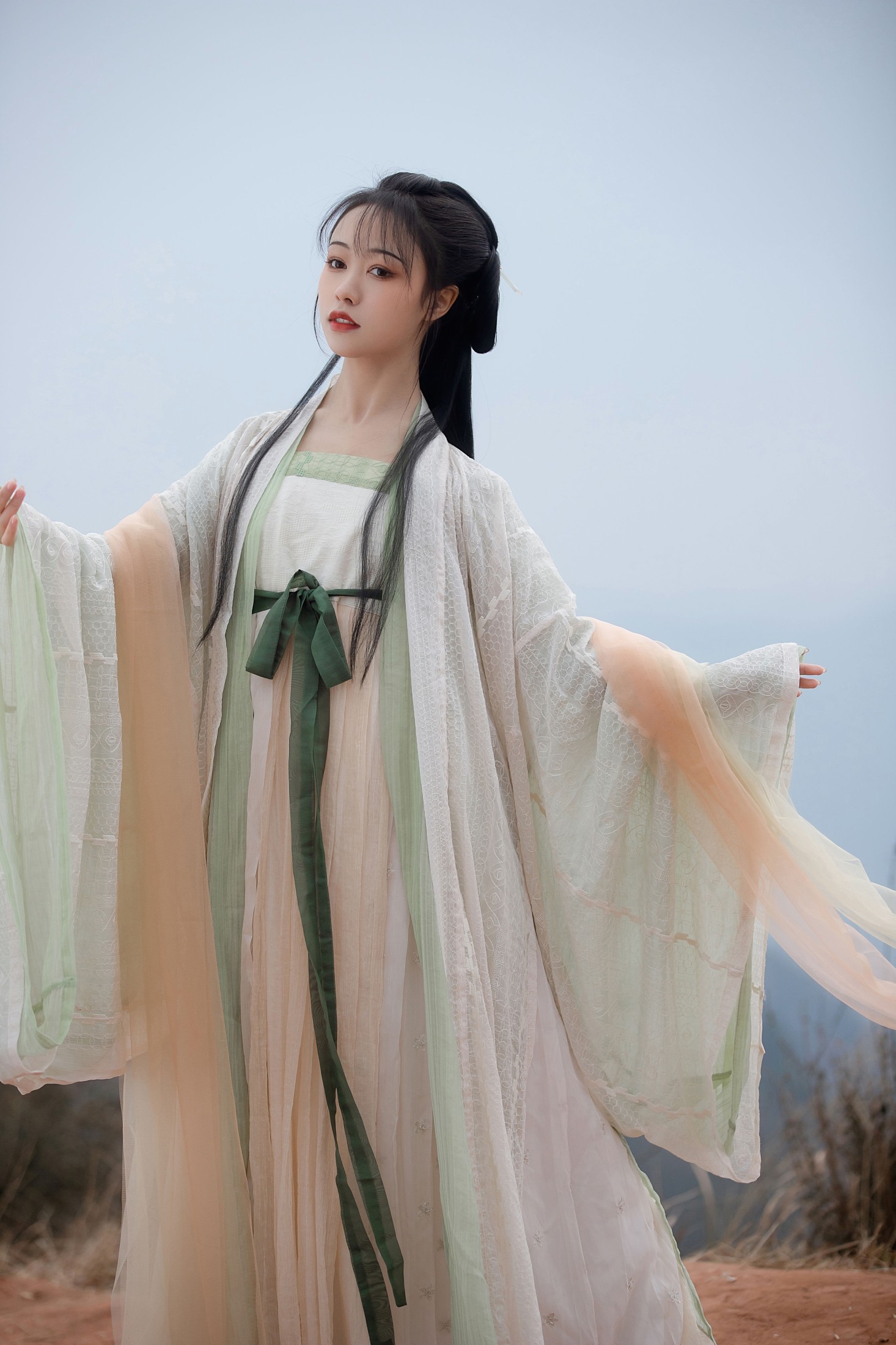 梨一依 – 《山雾》[23P]