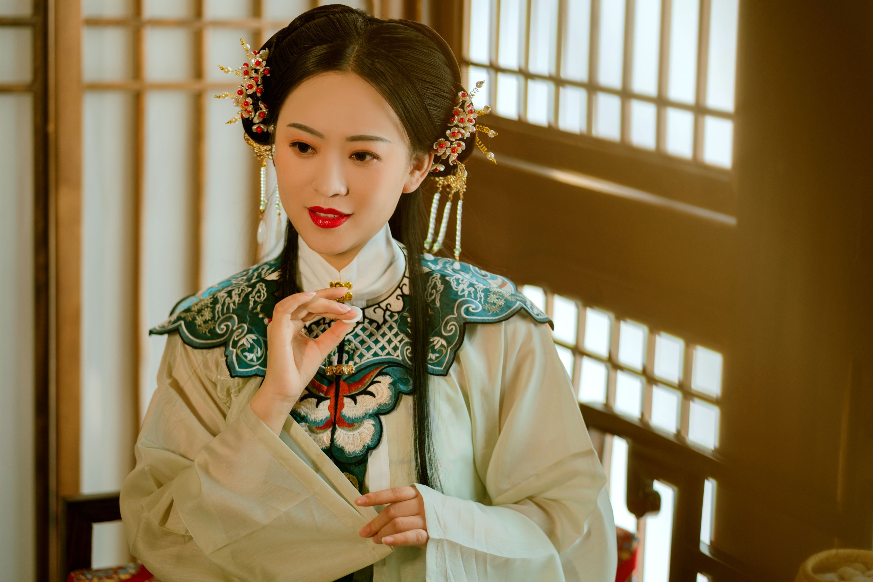 潇潇 – 《一袭青衣》[32P]