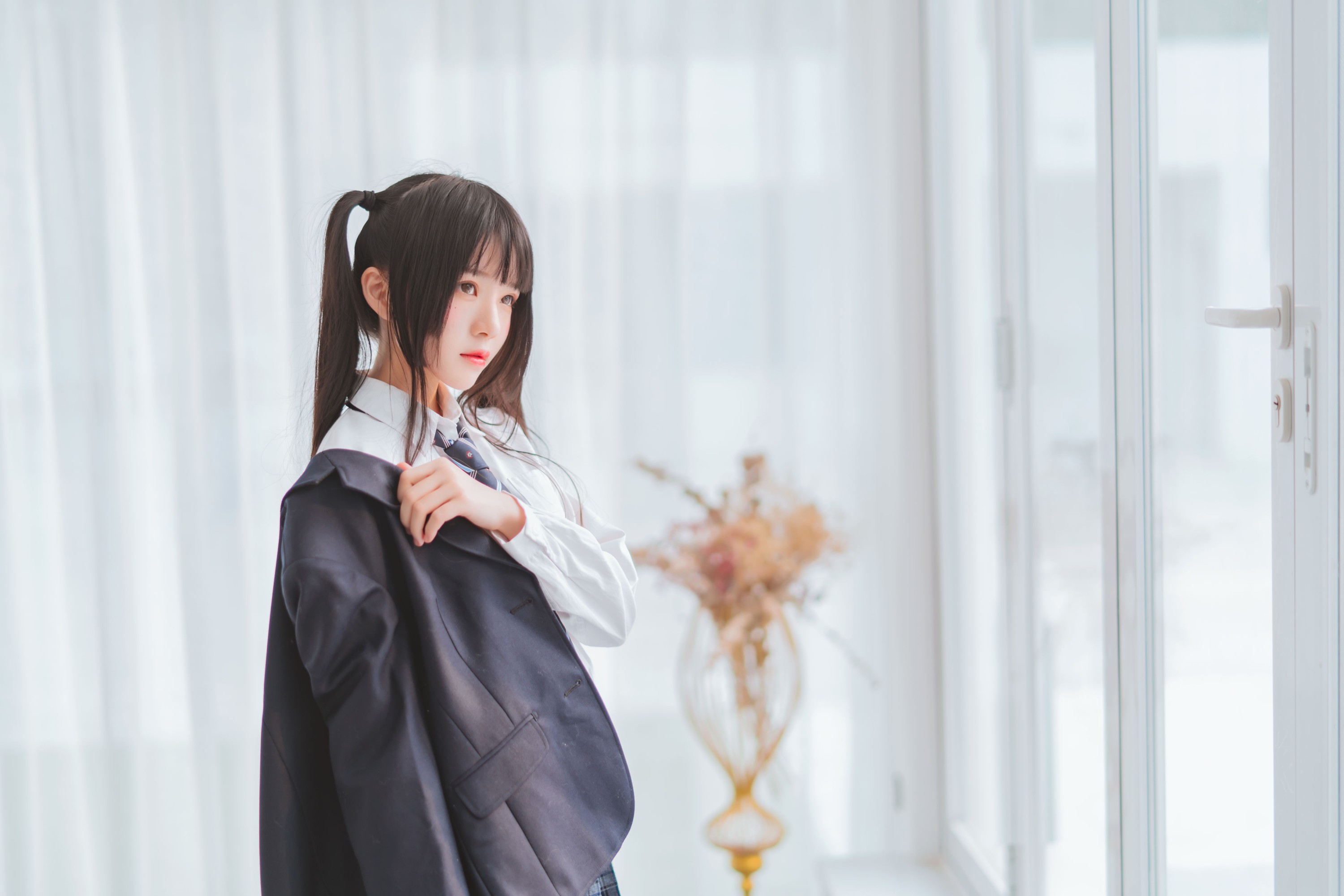 桜桃喵 – 《咖啡厅JK少女》[40P]