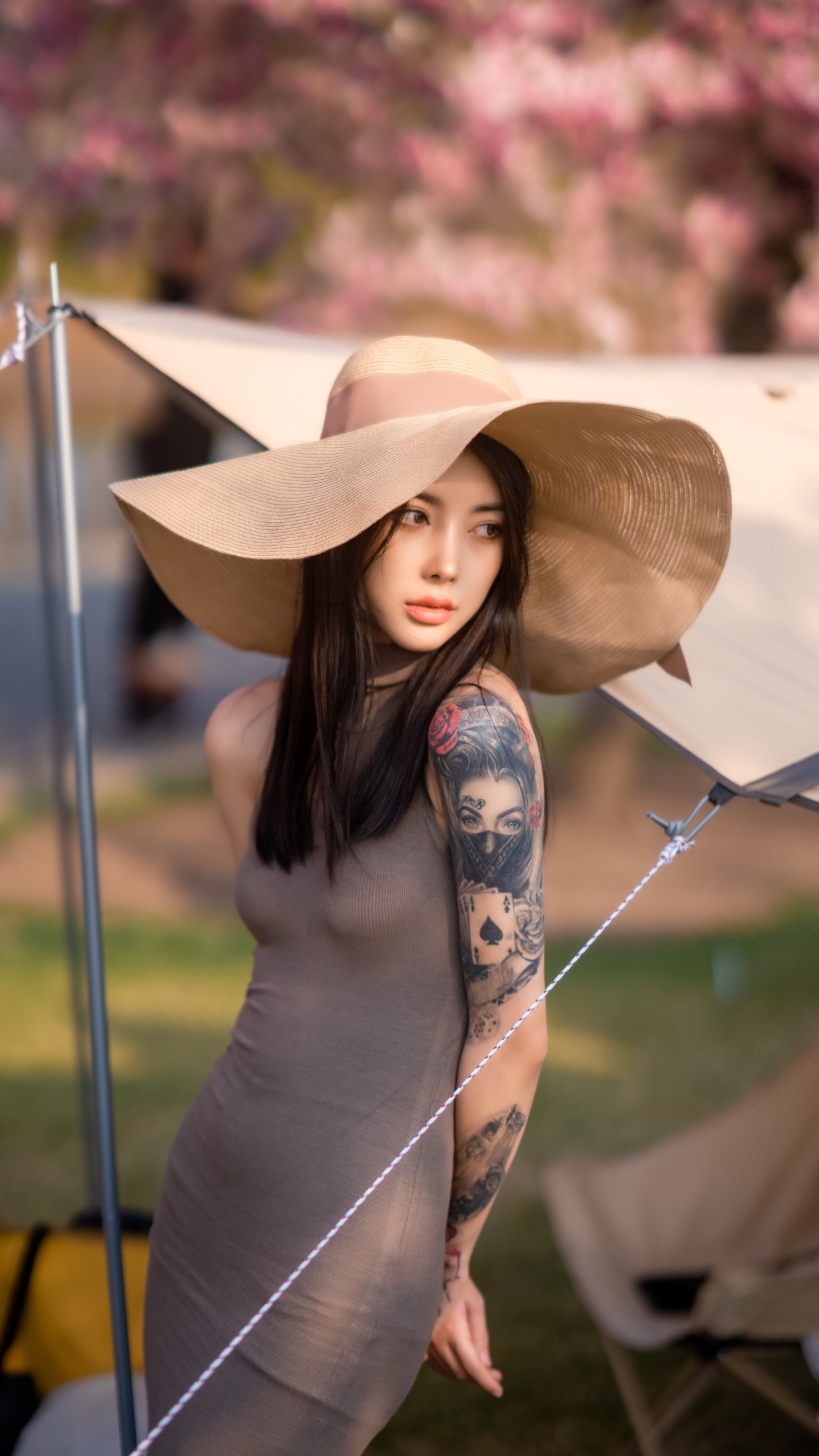 悦悦 – 《早樱绚烂》[22P]