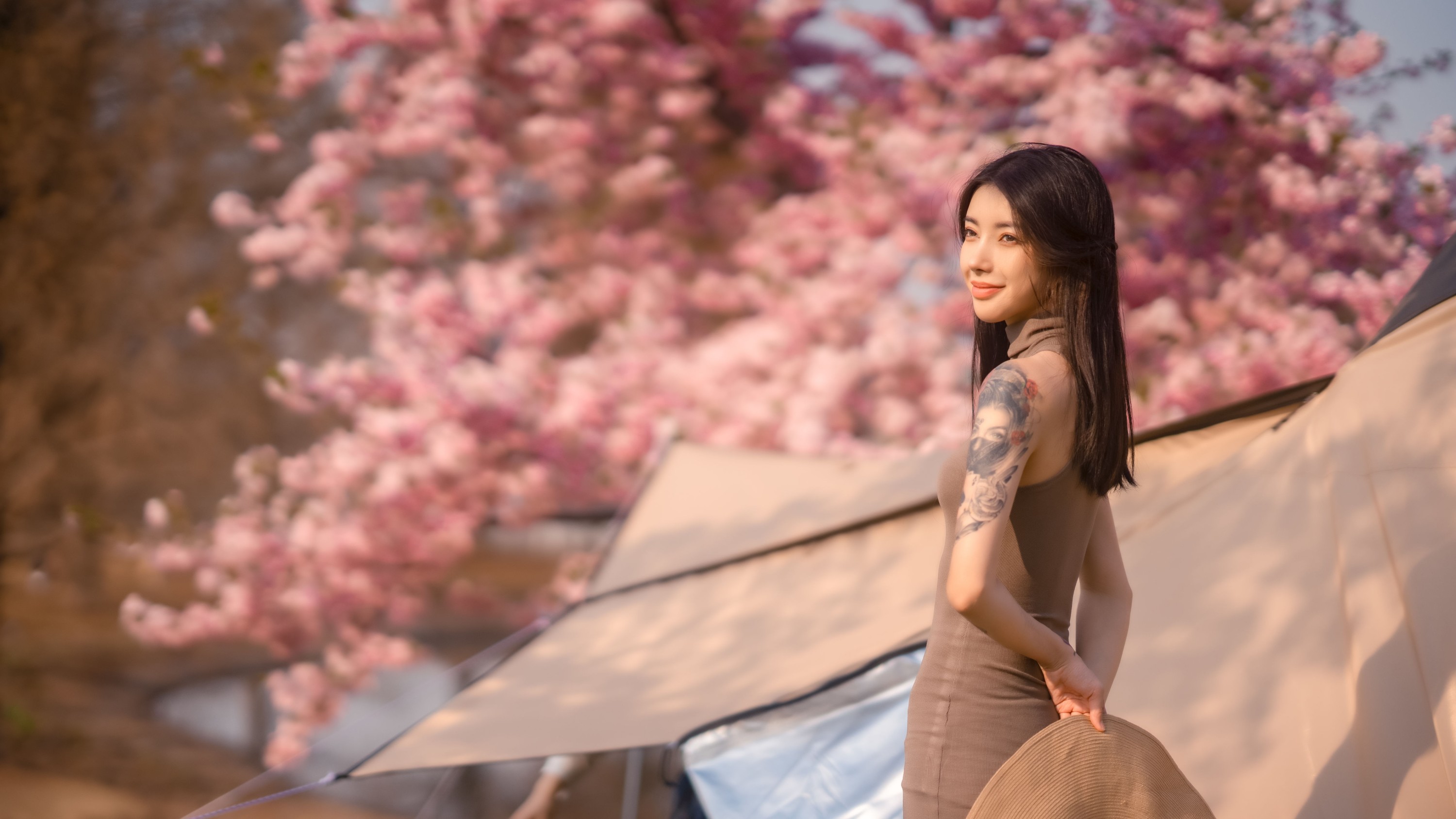 悦悦 – 《早樱绚烂》[22P]