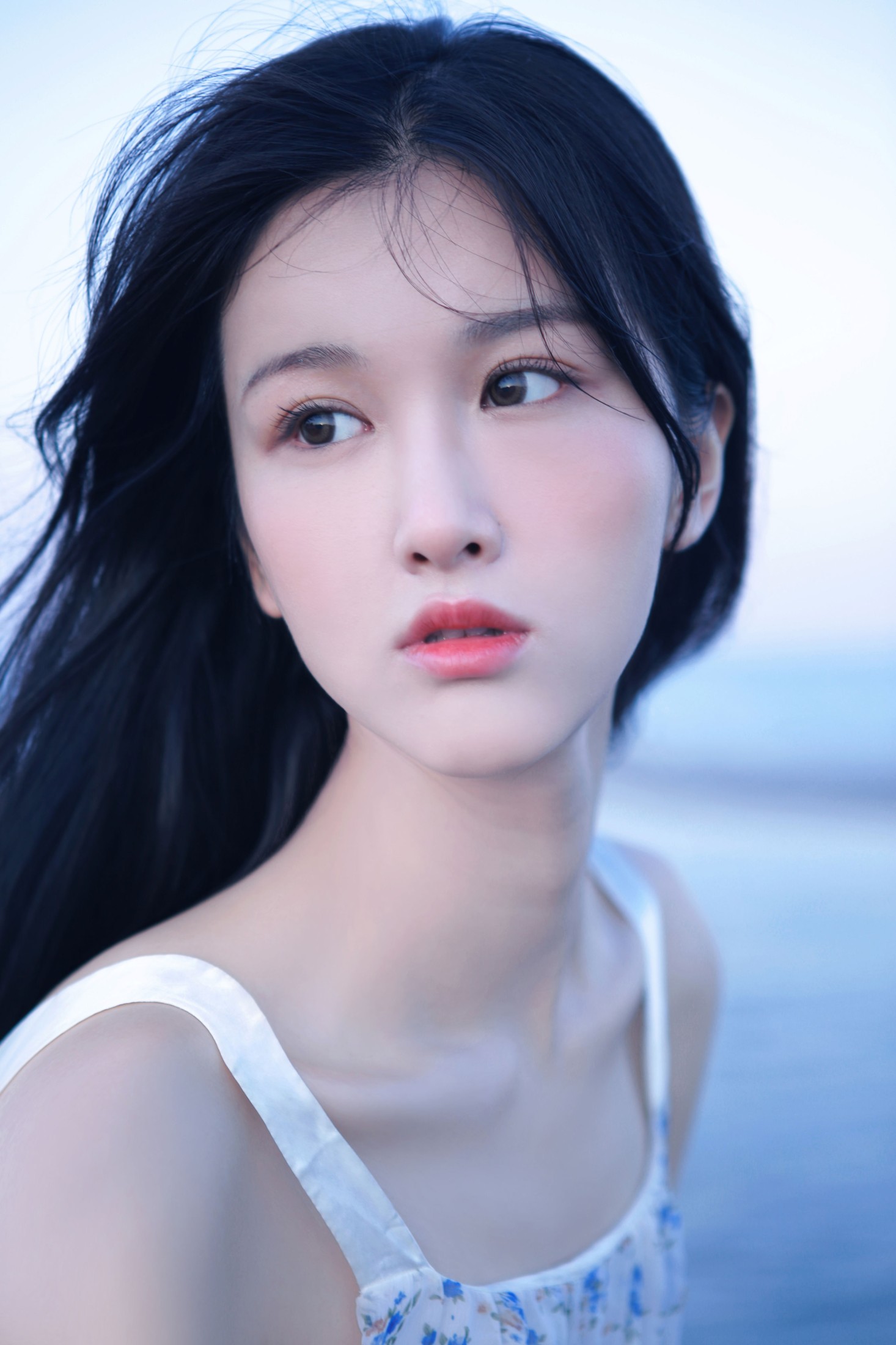 尚熠晗Momooly  – 《很靠近海》[26P]