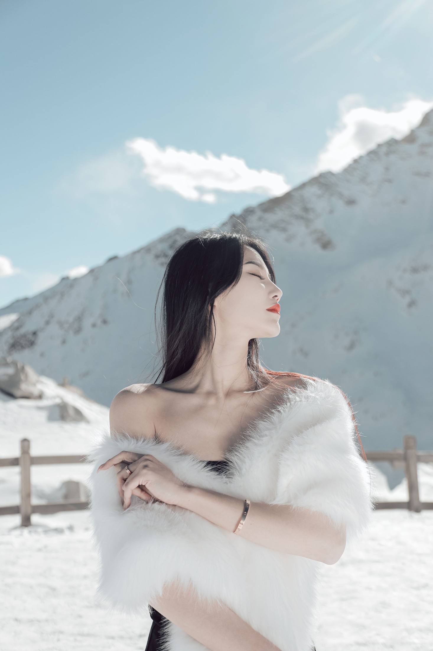 婷婷 – 《冰雪之巅》[34P]