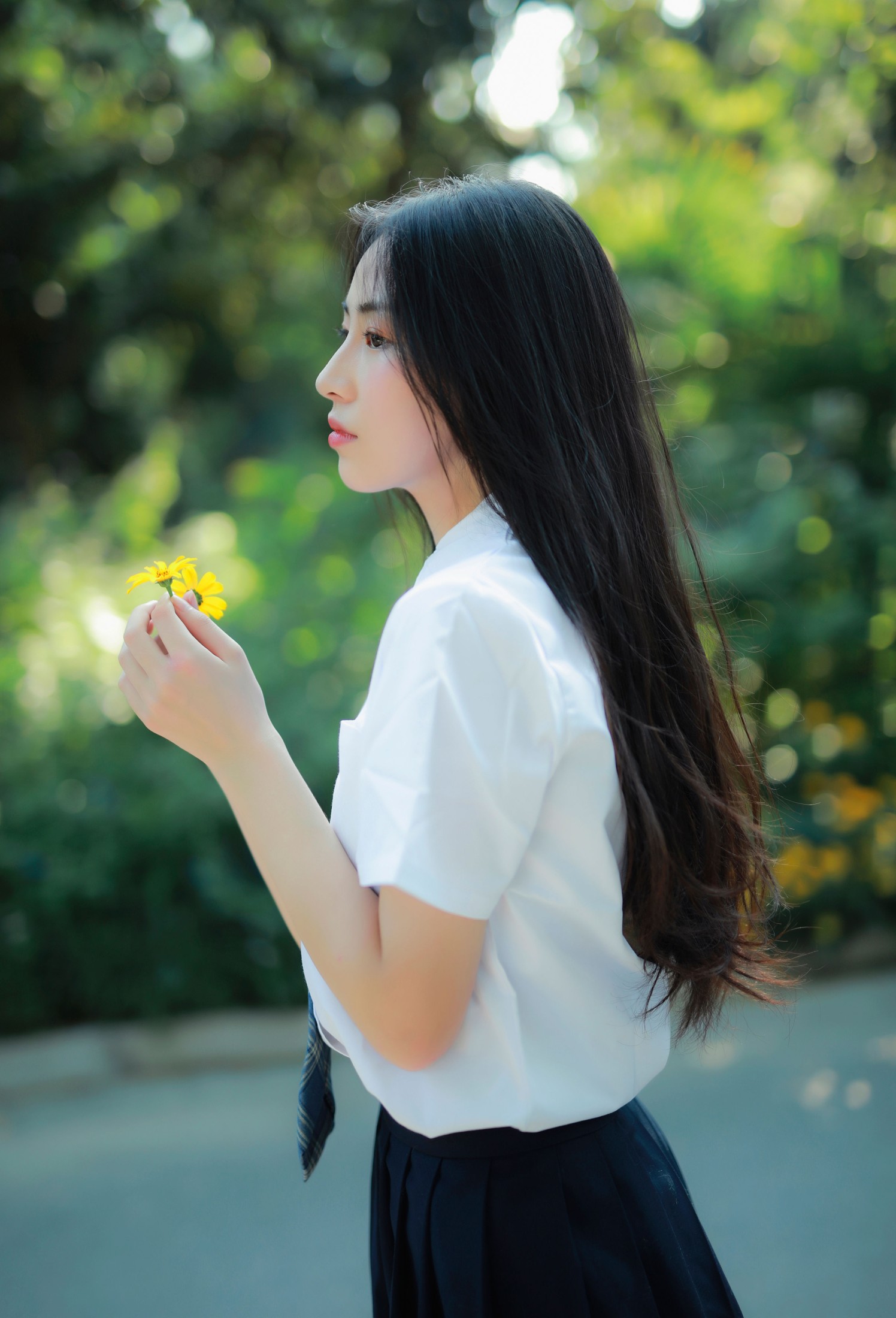 一帆 – 《风很温柔，花很鲜艳》[22P]