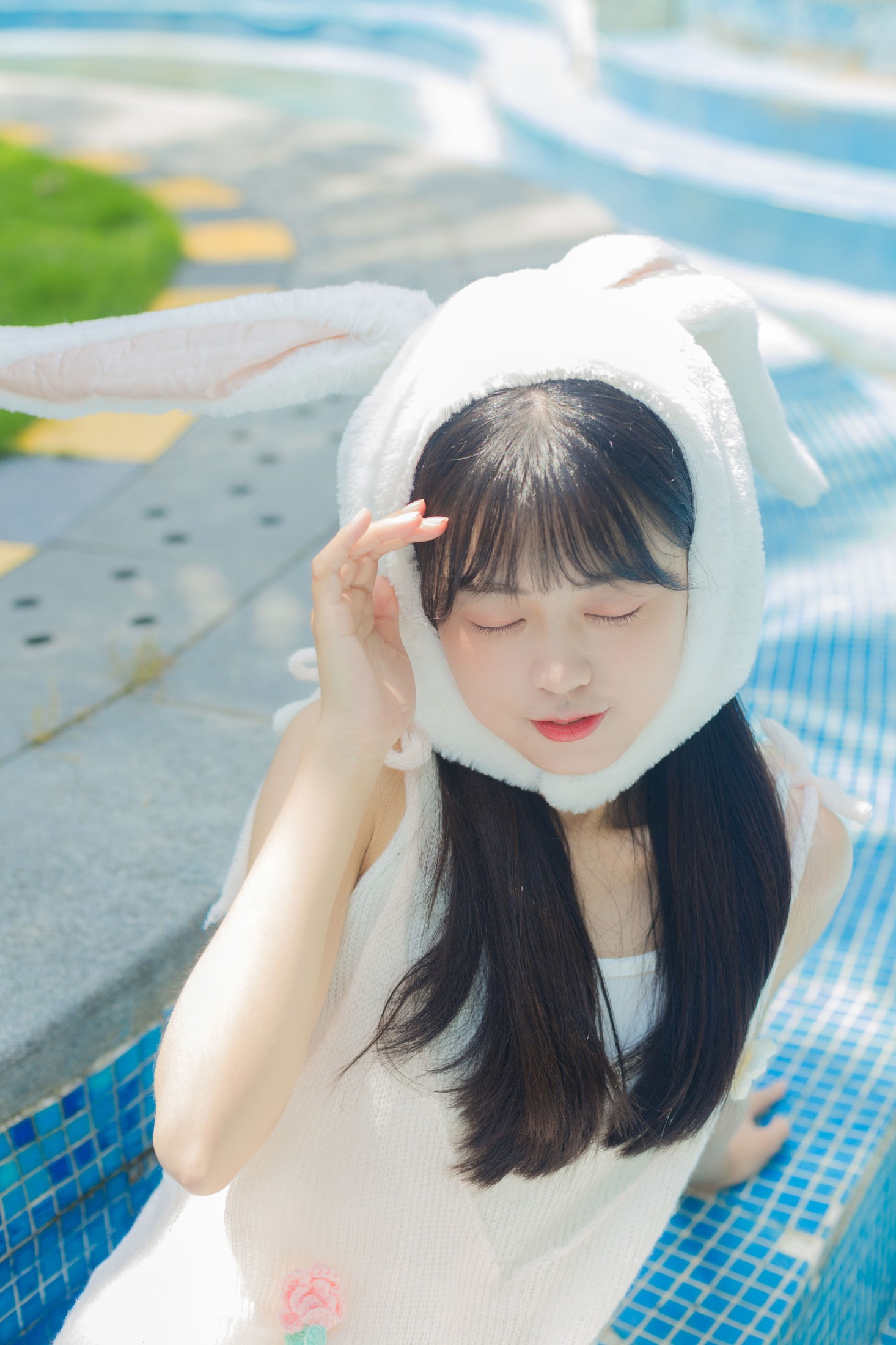 一只暖暖 – 《夏日泳池的兔子》[36P]