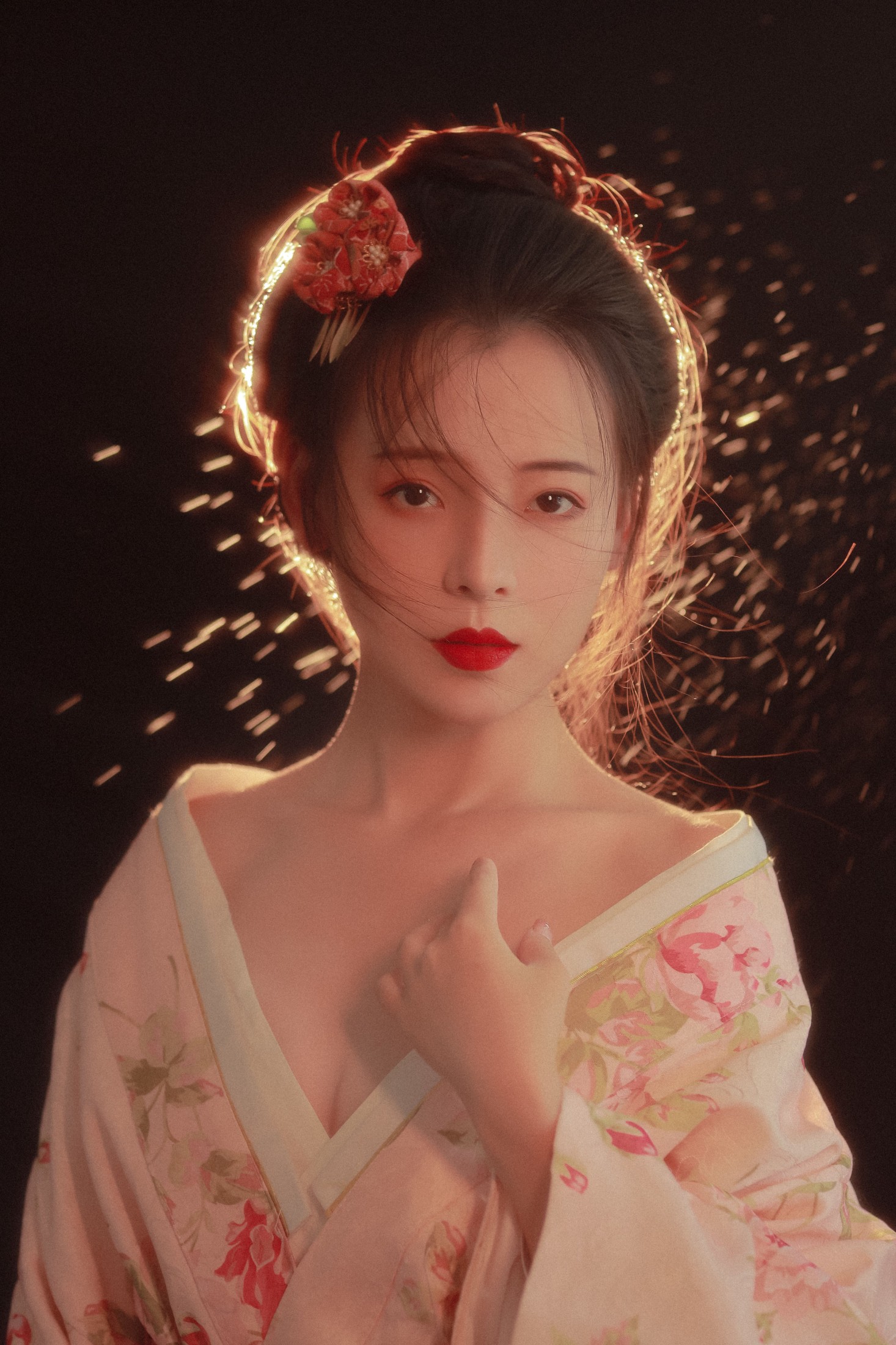 秦朝歌 – 《神明少女》[22P]