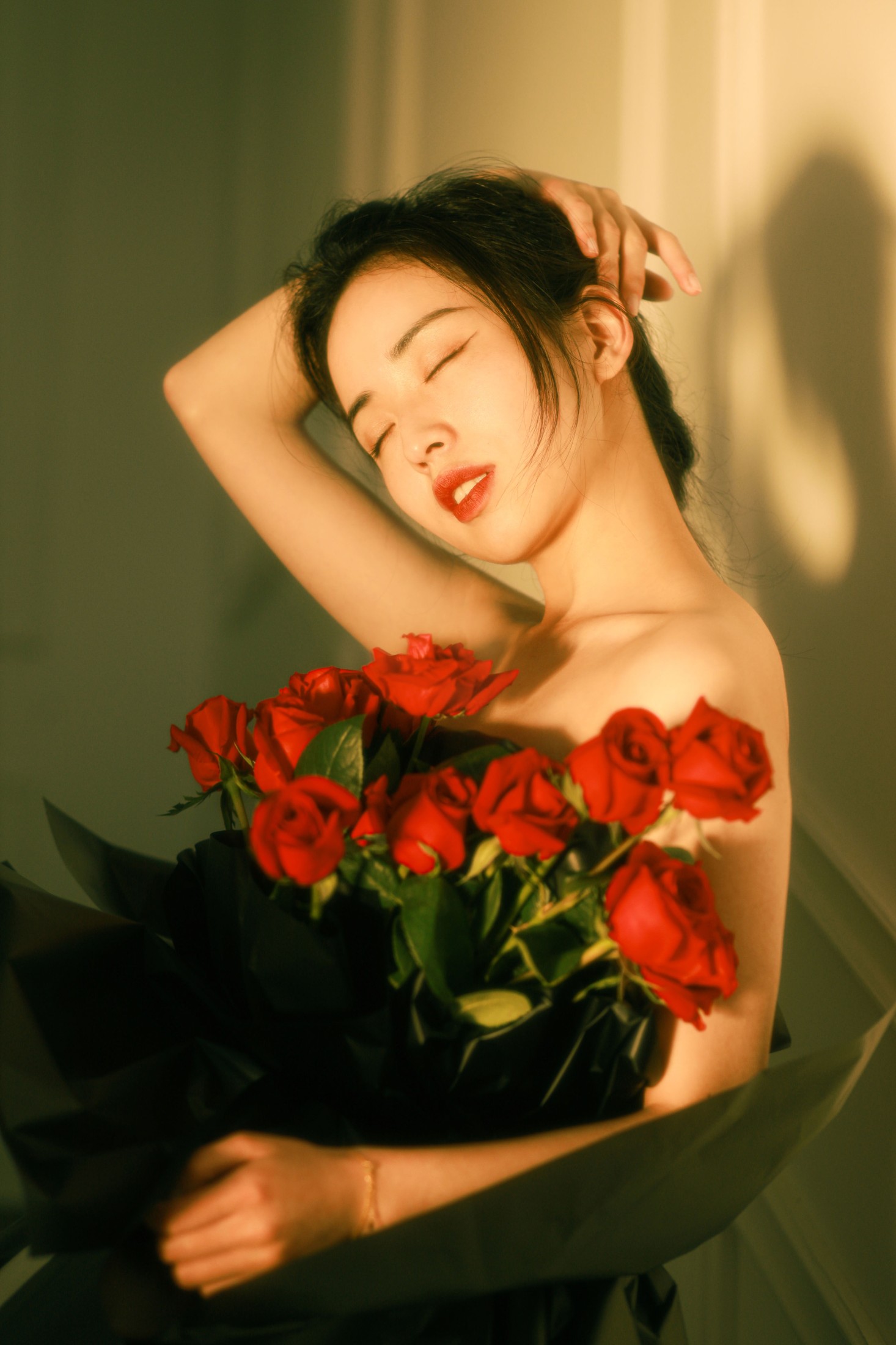 卖恐龙的小红薯 – 《红玫瑰》[34P]
