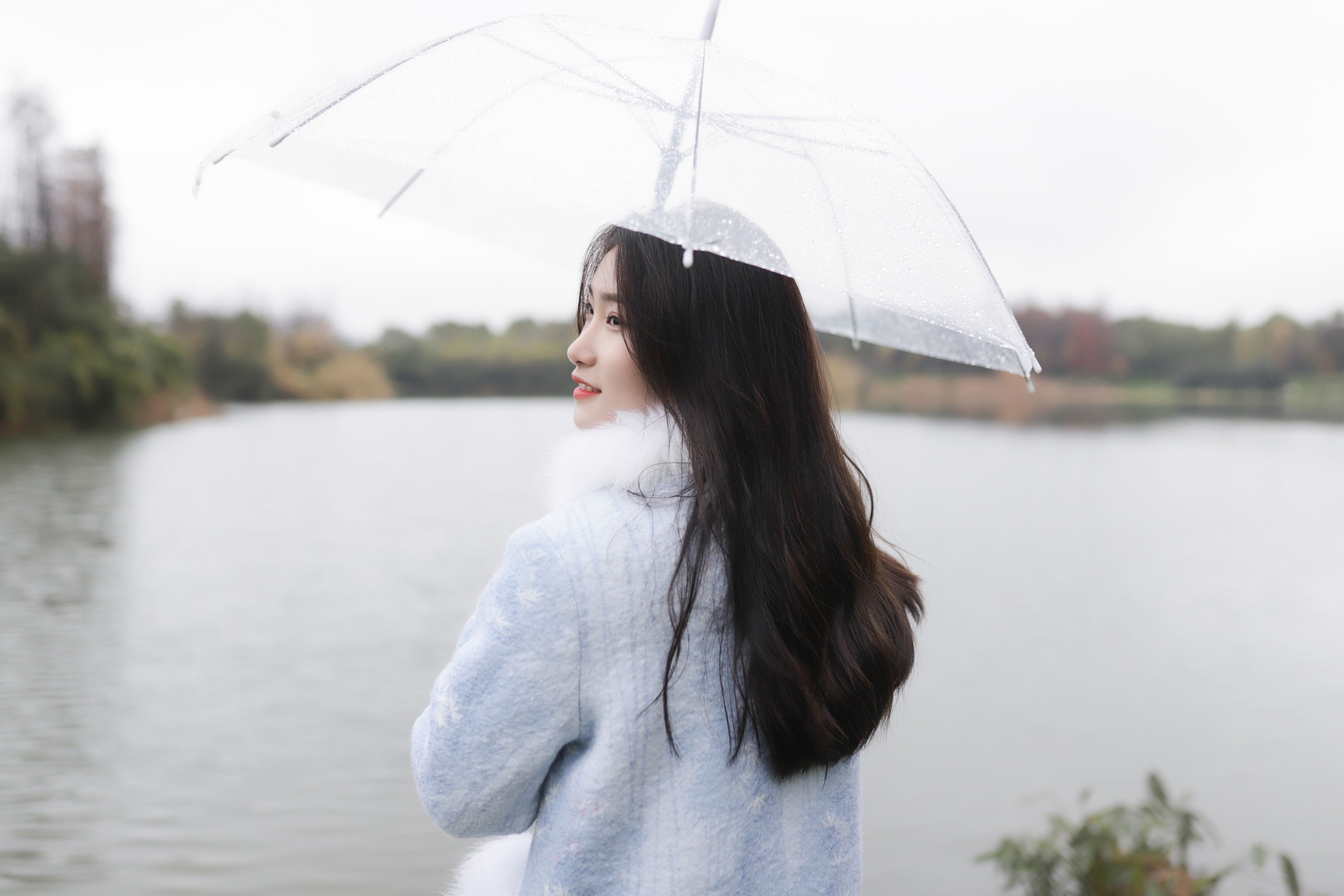 芸芸 – 《蓝色阴雨》[22P]