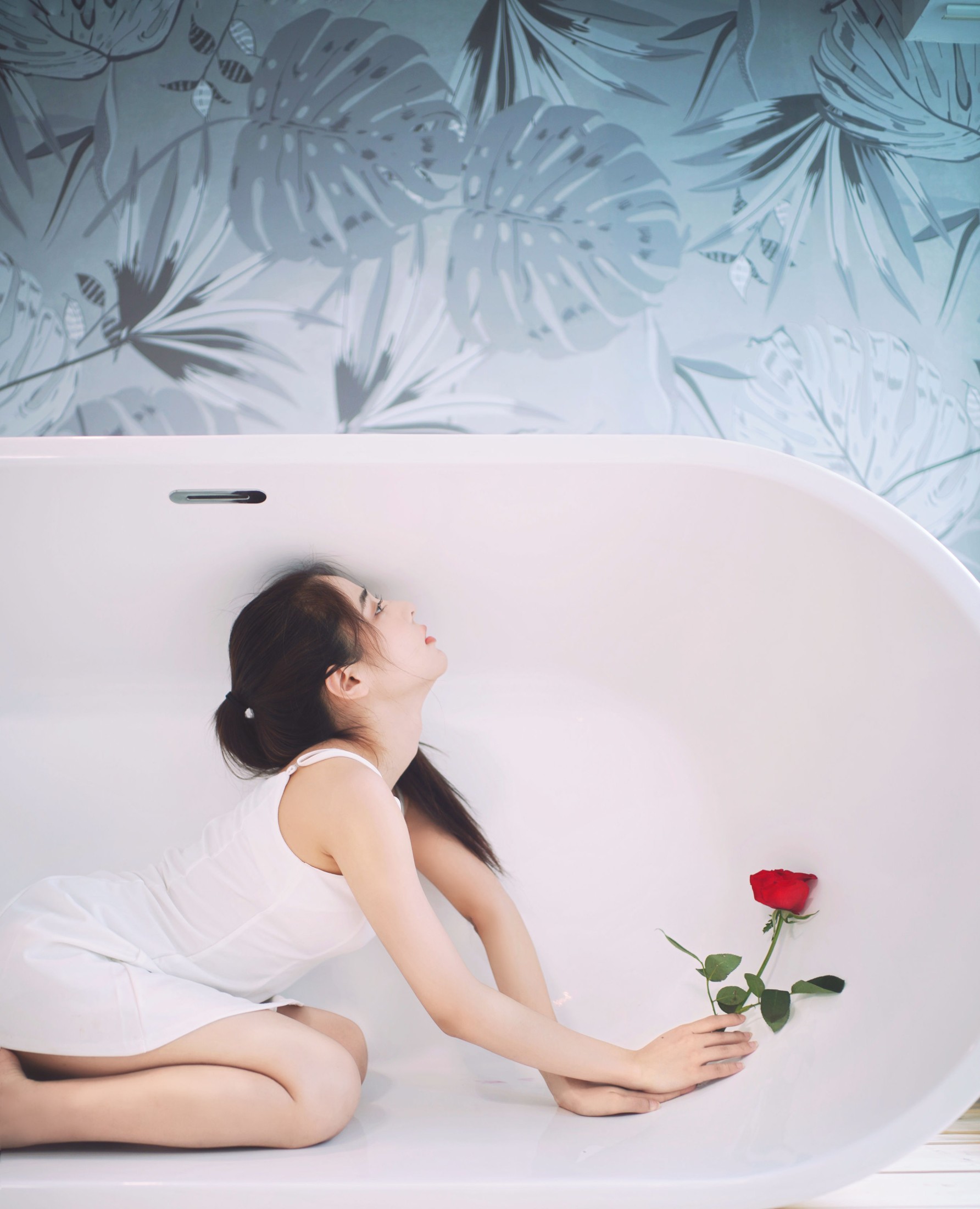 蛋蛋 – 《疯狂的浴缸》[23P]