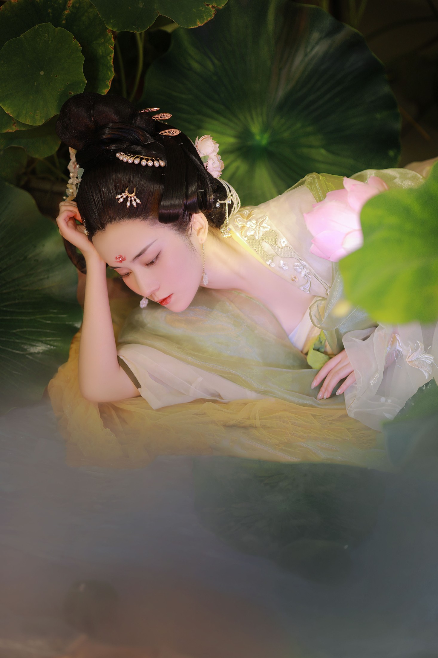也清秋 – 《云想衣裳花想容》[32P]